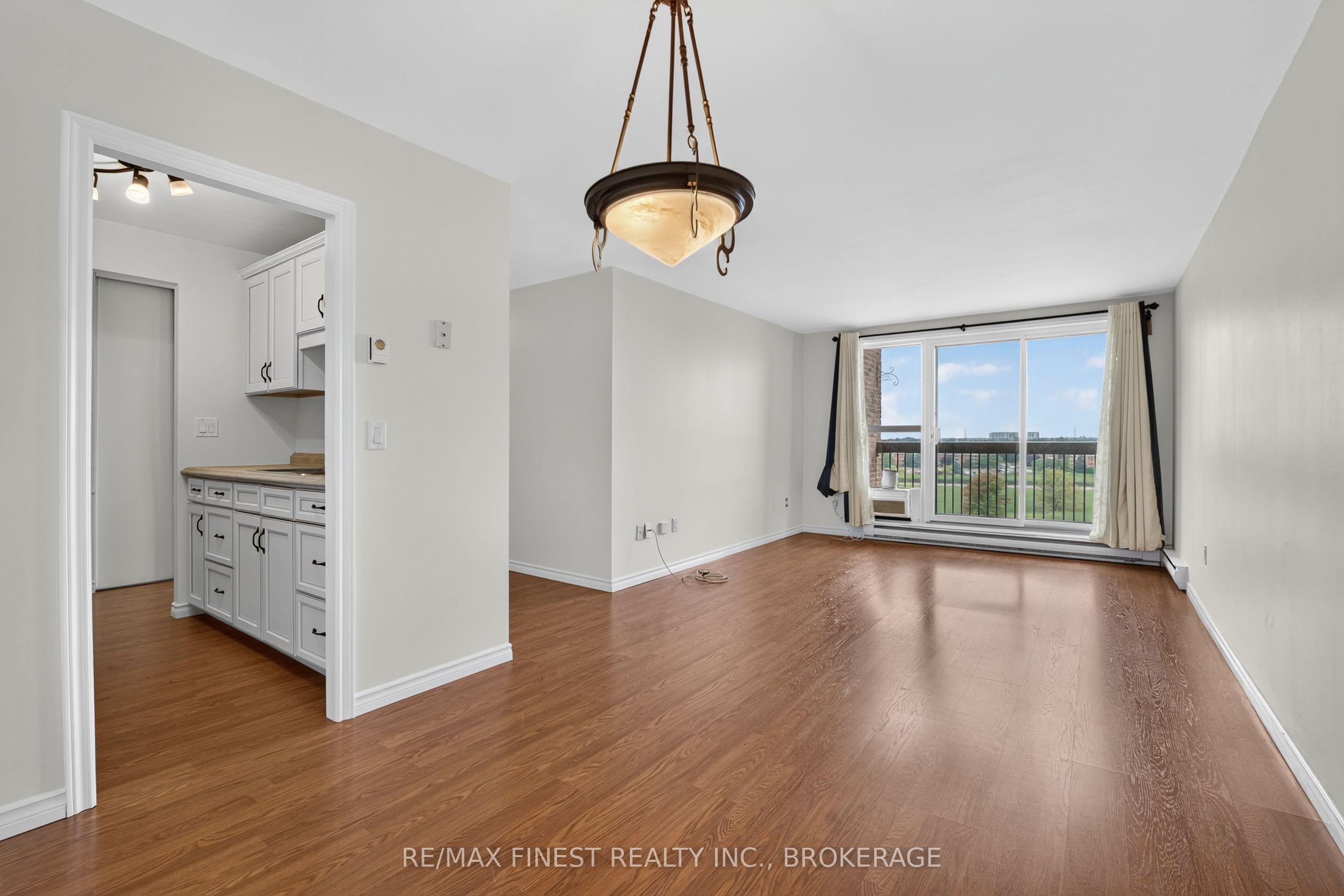 334 Queen Mary Road 602 Property Photo 11