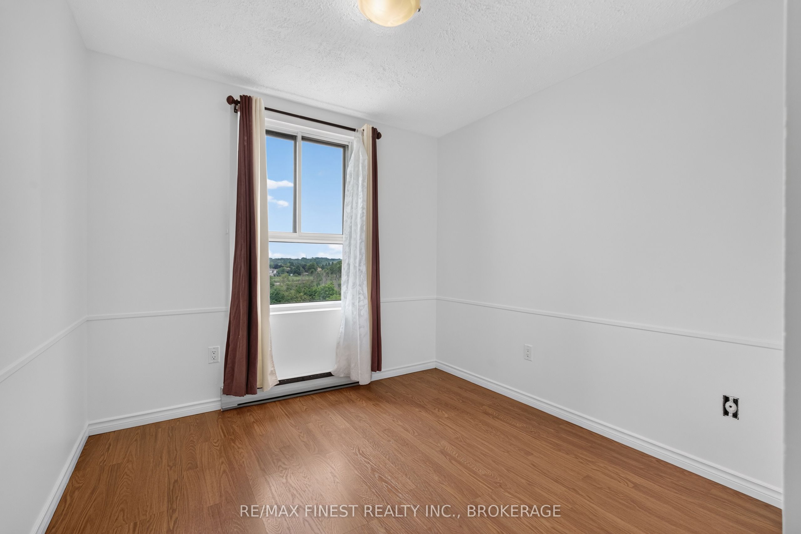 334 Queen Mary Road 602 Property Photo 22