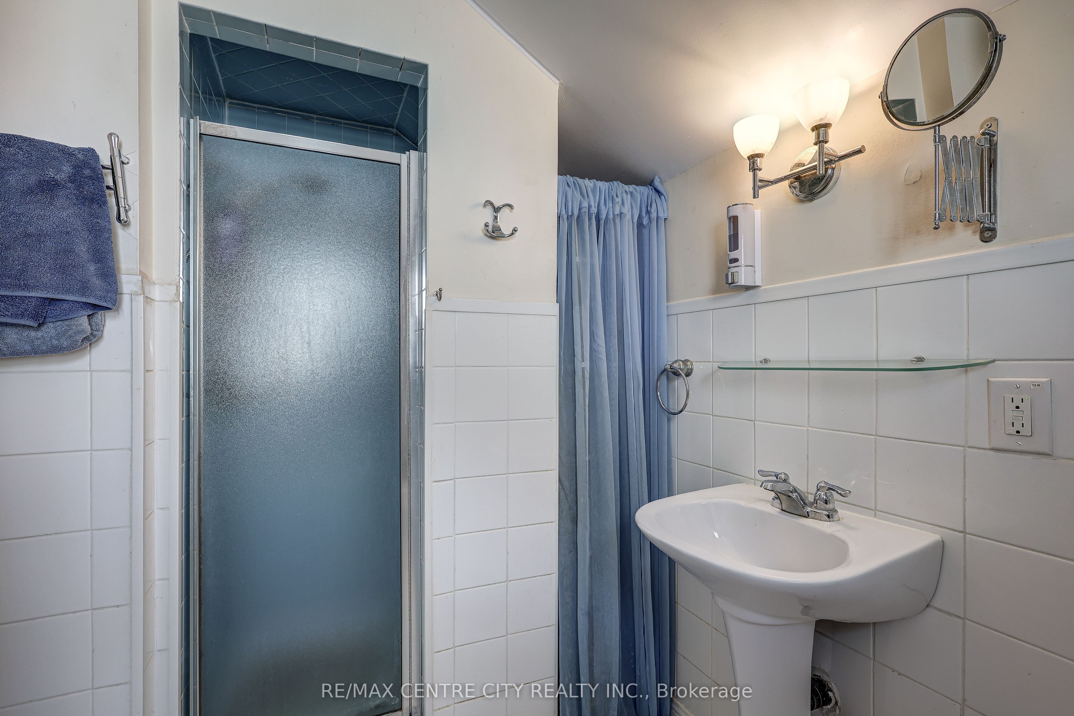 48 Clarendon Crescent Property Photo 35