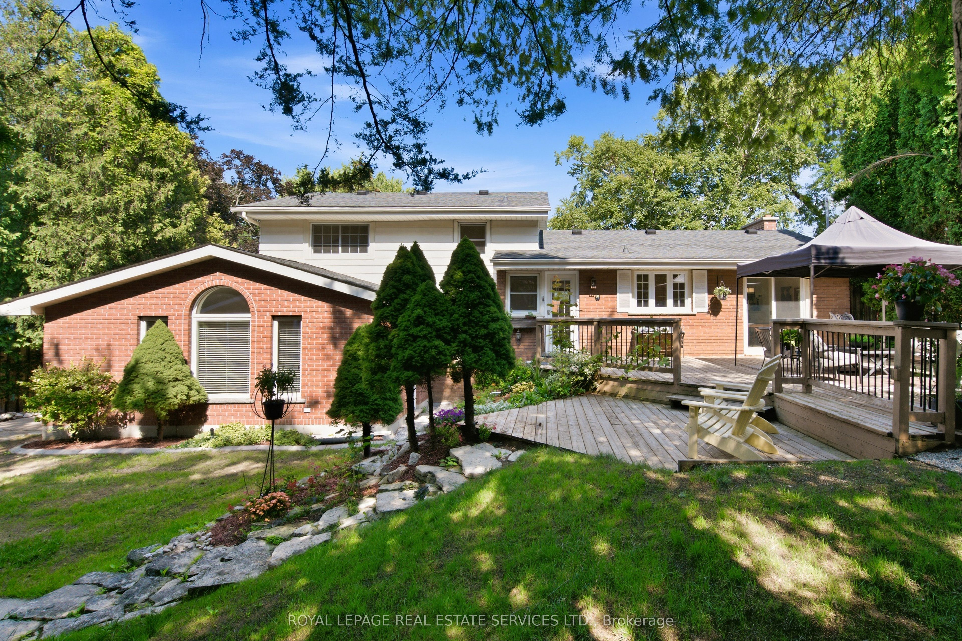 17 Lynndale Drive