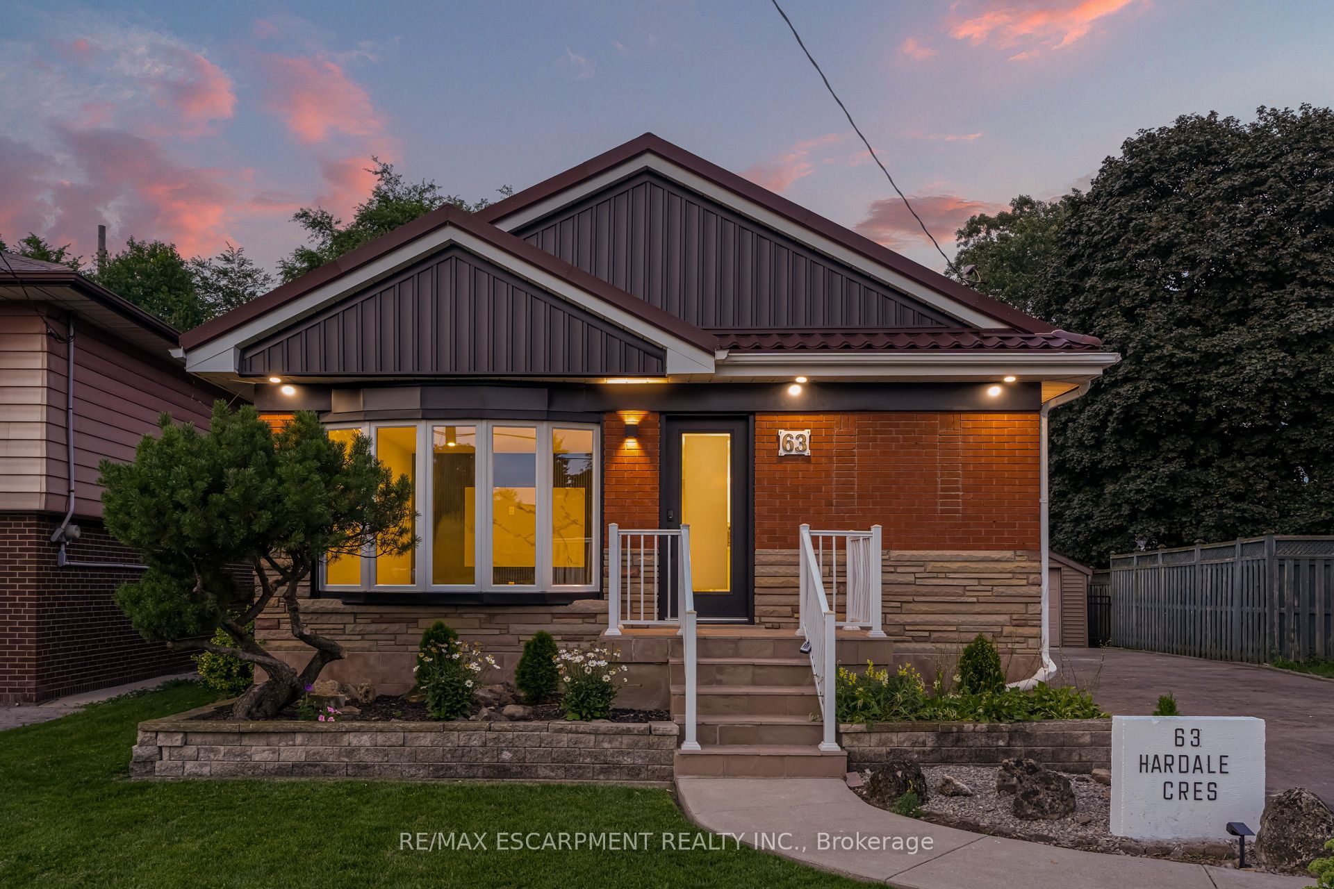63 Hardale Crescent Property Photo 1