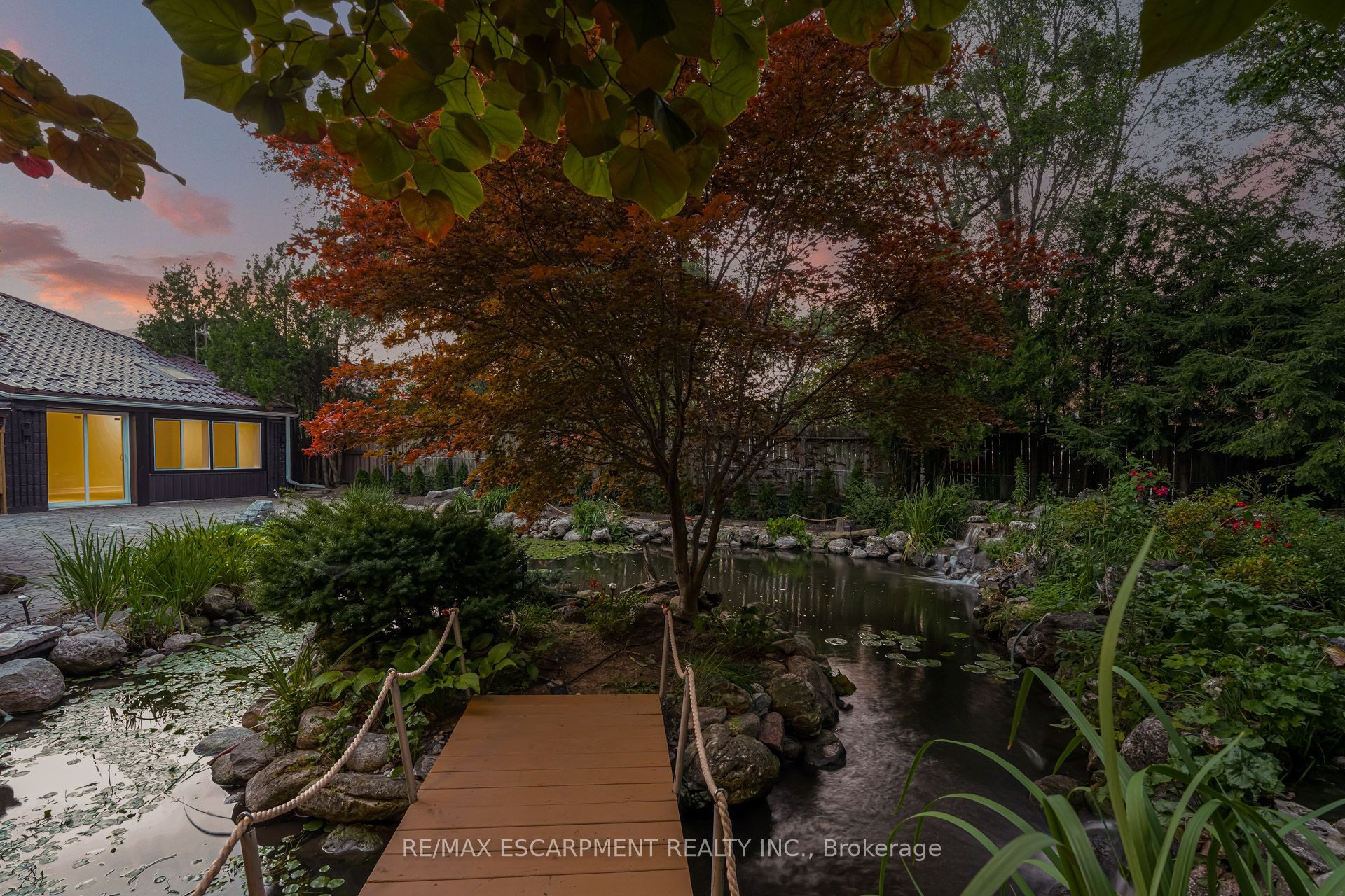 63 Hardale Crescent Property Photo 4