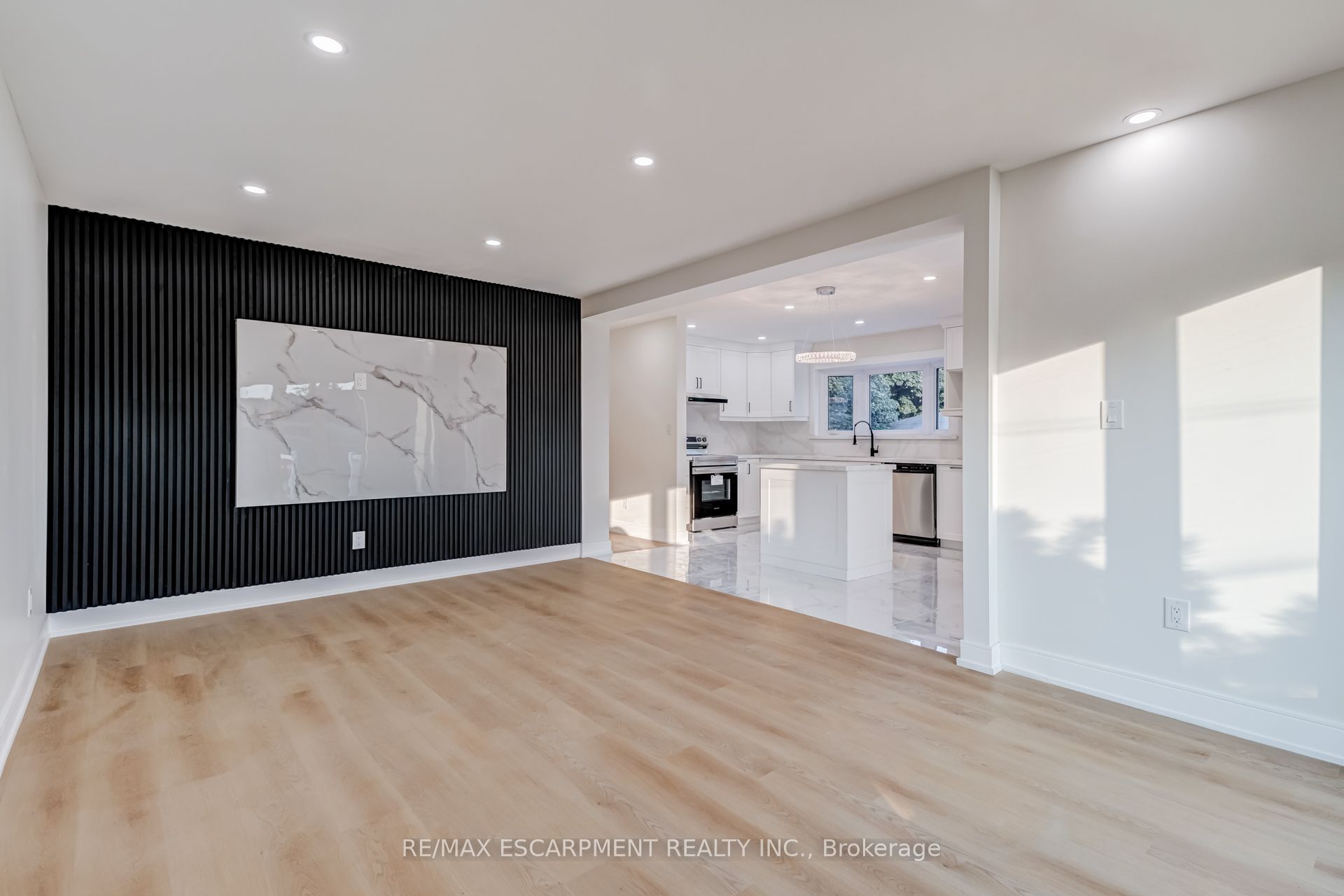 63 Hardale Crescent Property Photo 16