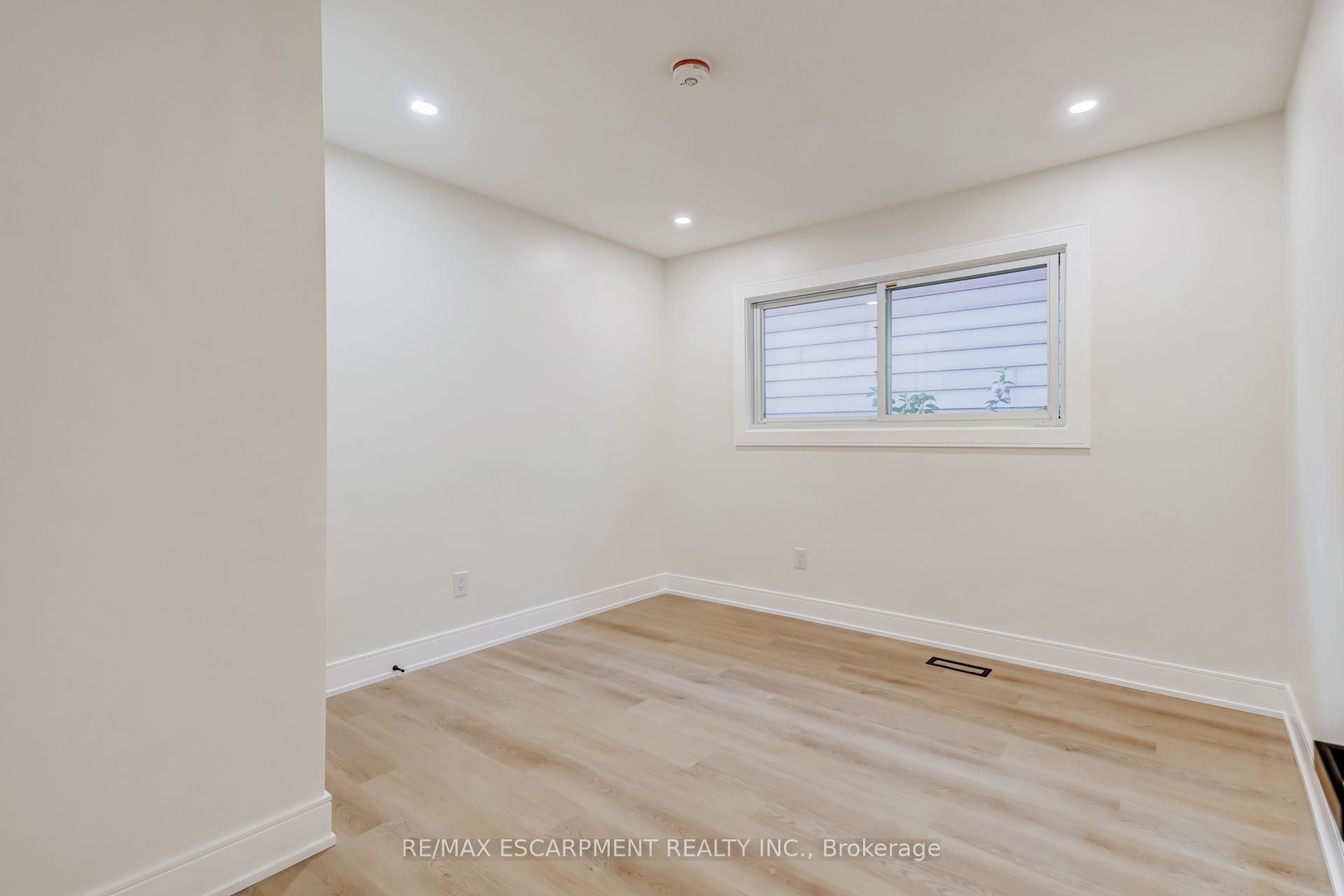 63 Hardale Crescent Property Photo 20