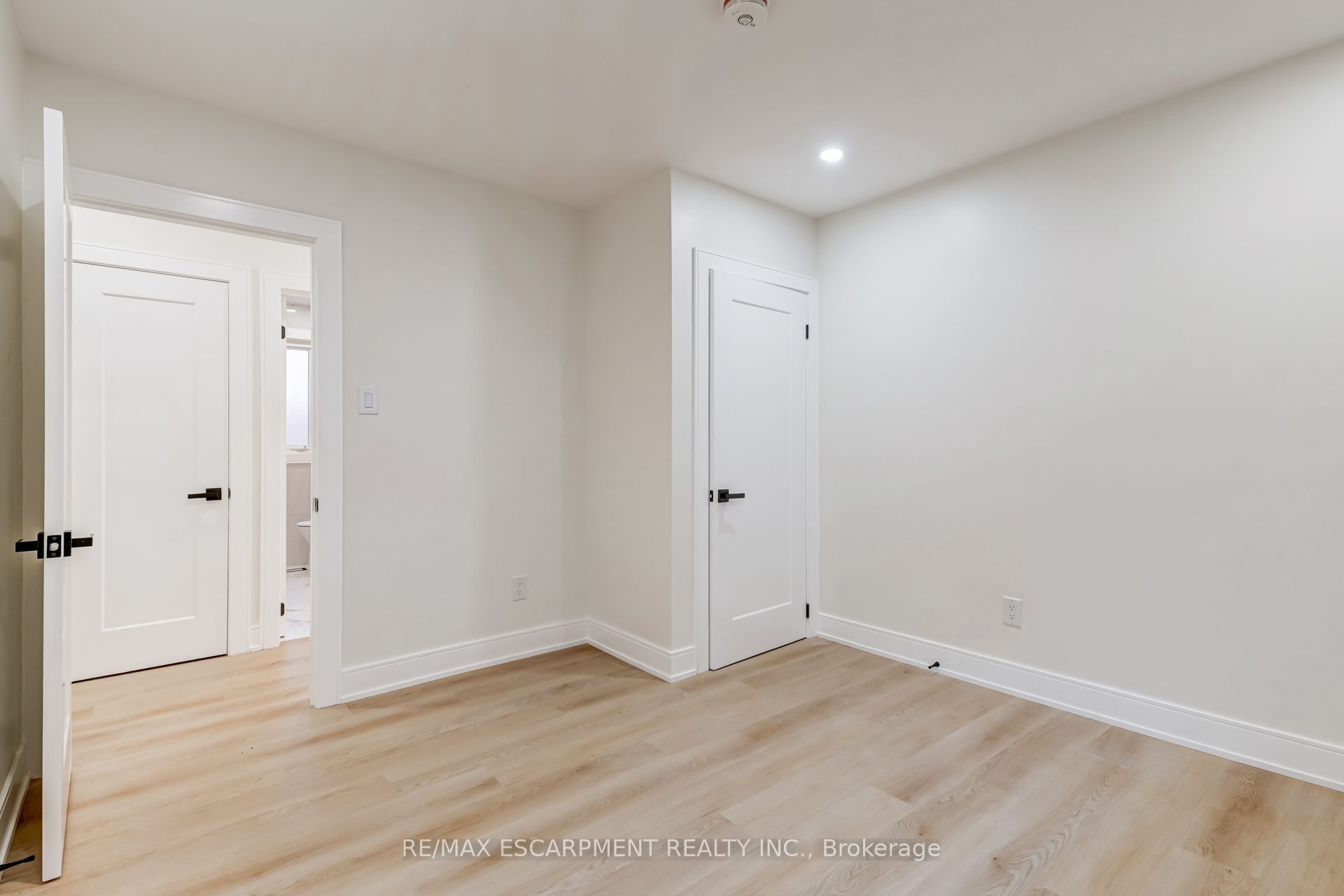 63 Hardale Crescent Property Photo 22