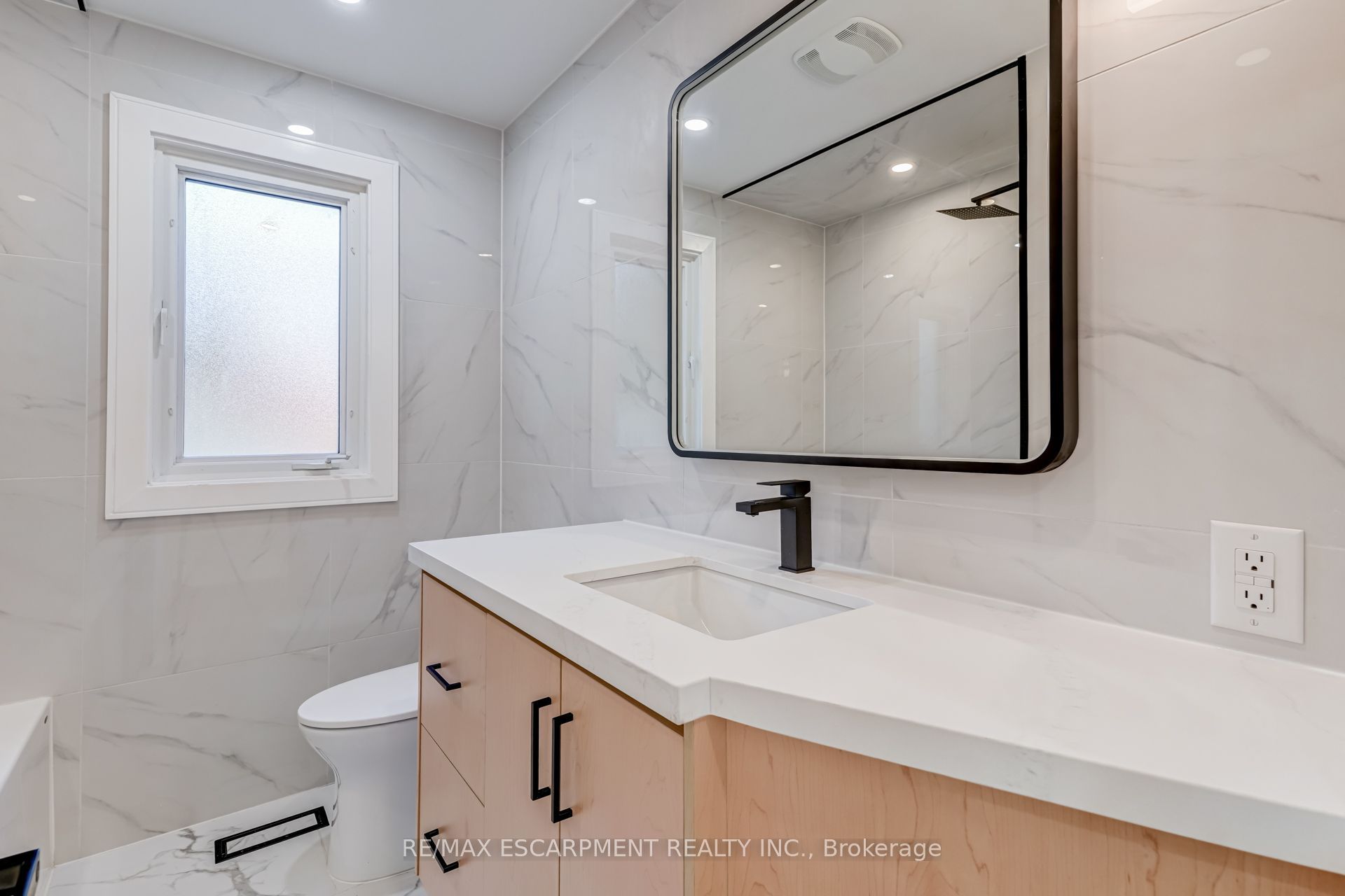 63 Hardale Crescent Property Photo 28