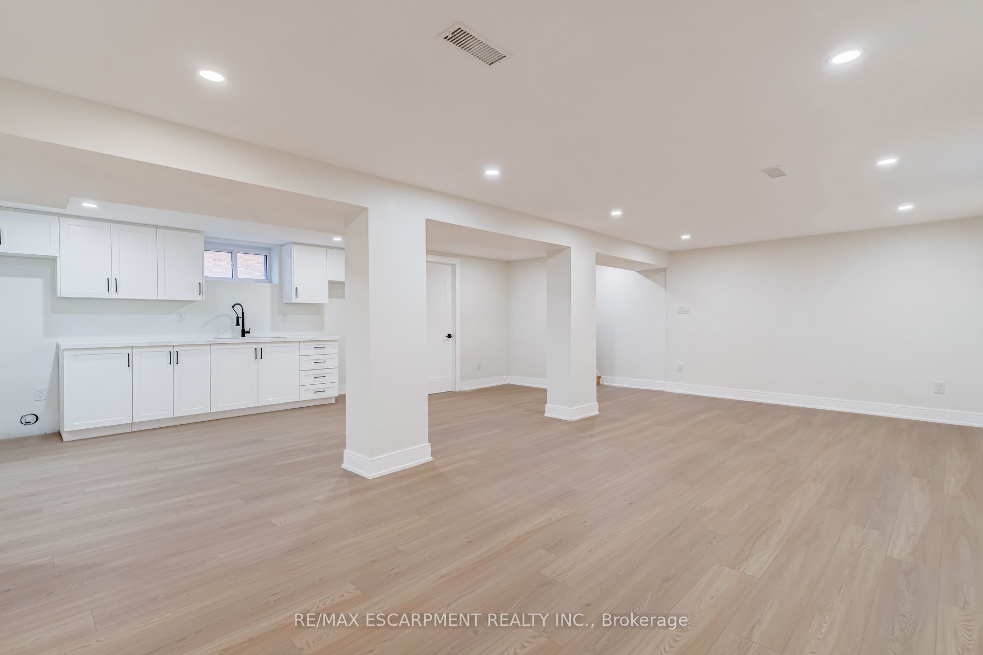 63 Hardale Crescent Property Photo 30