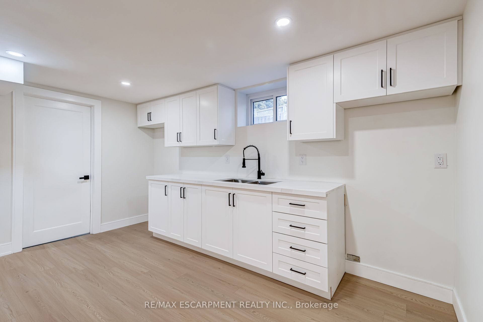 63 Hardale Crescent Property Photo 34