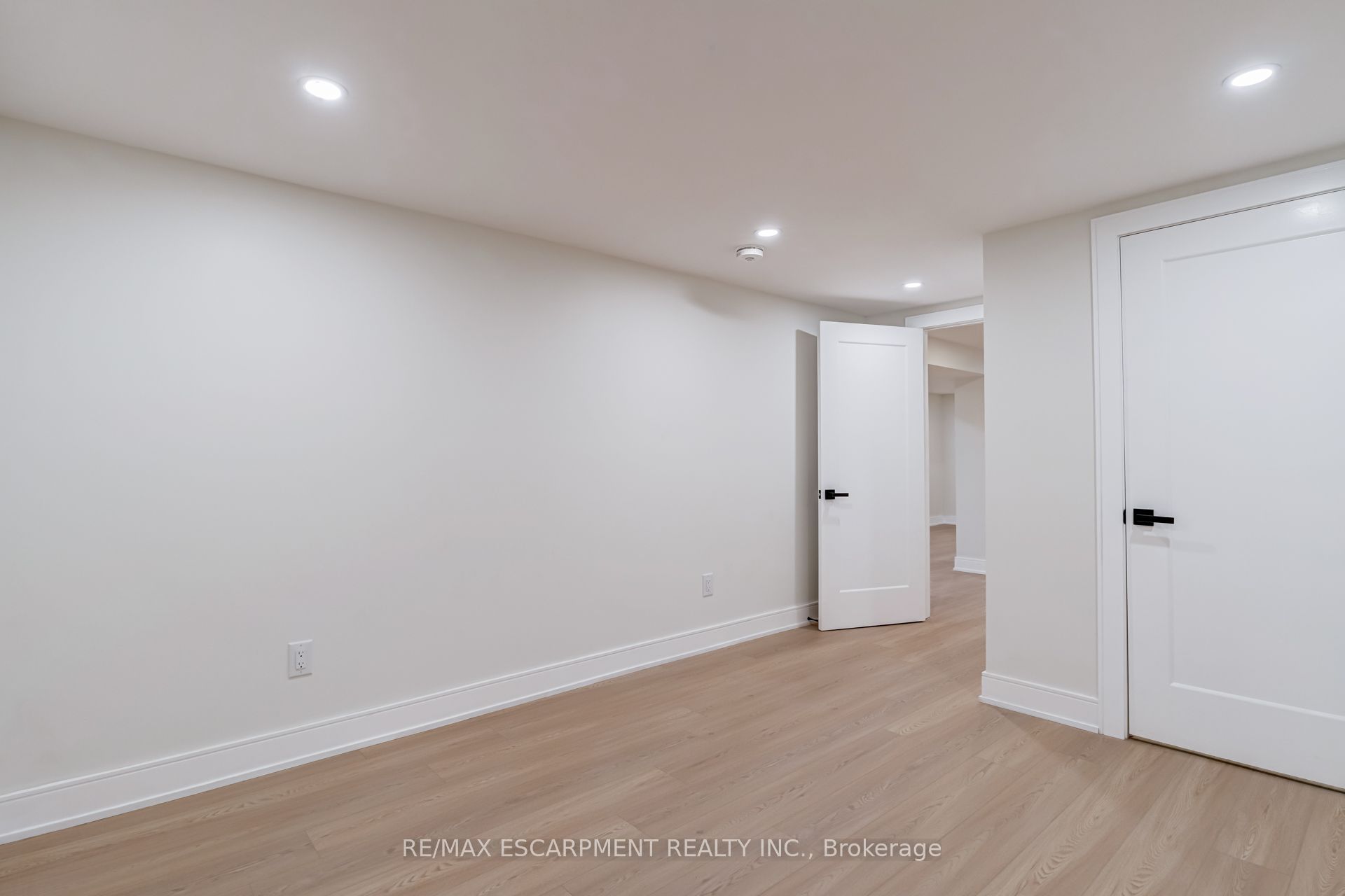 63 Hardale Crescent Property Photo 38