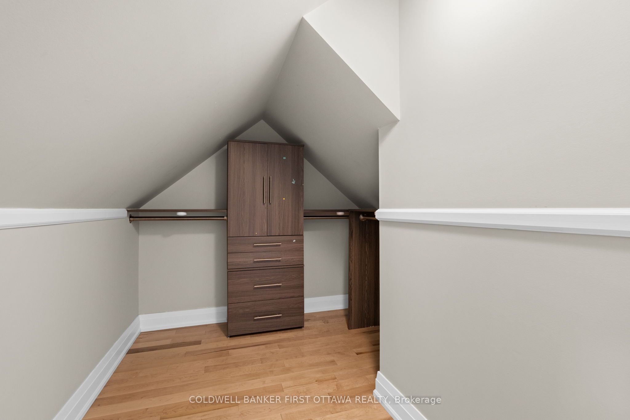 199 Mountbatten Avenue Property Photo 39