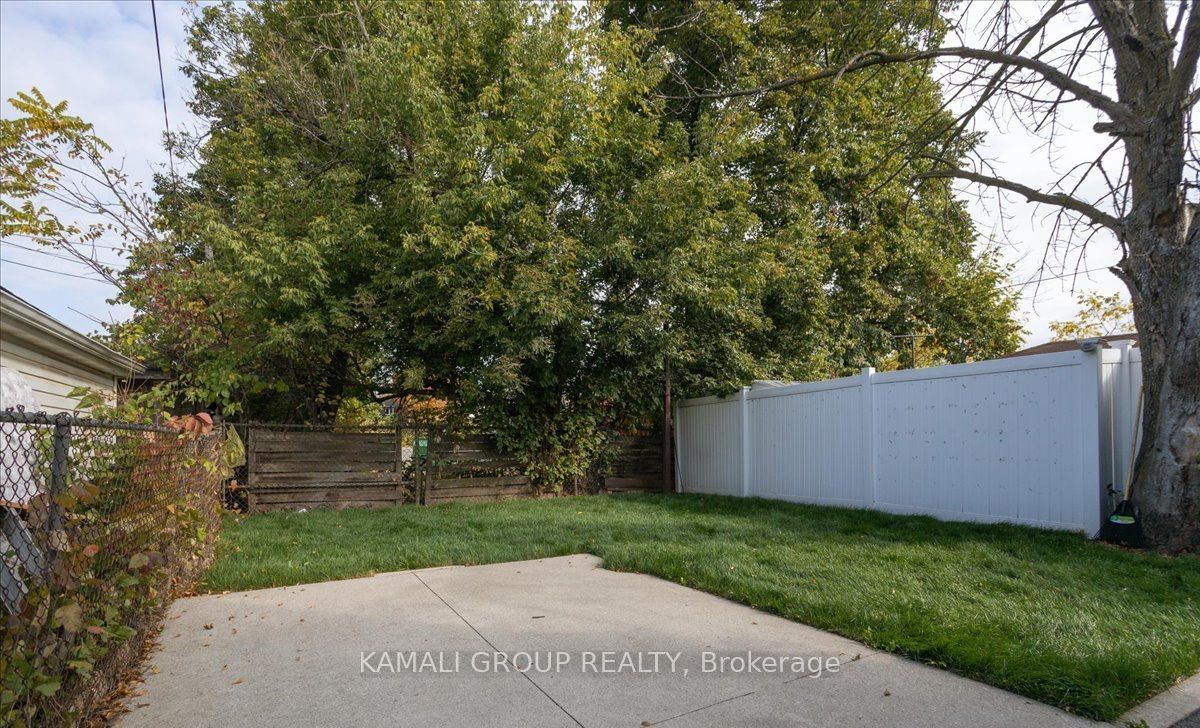 2027 Brampton Street Bsmt Property Photo 8