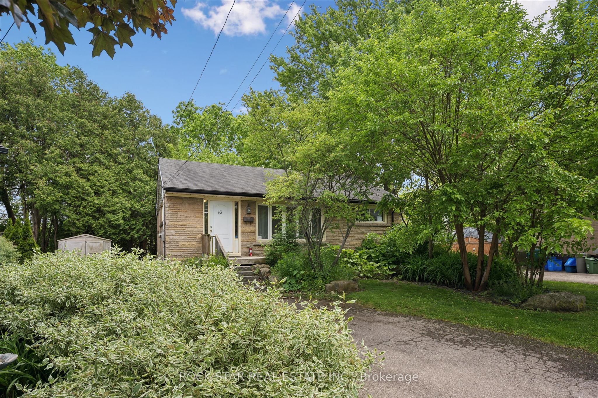 16 Beaucourt Place Property Photo 2