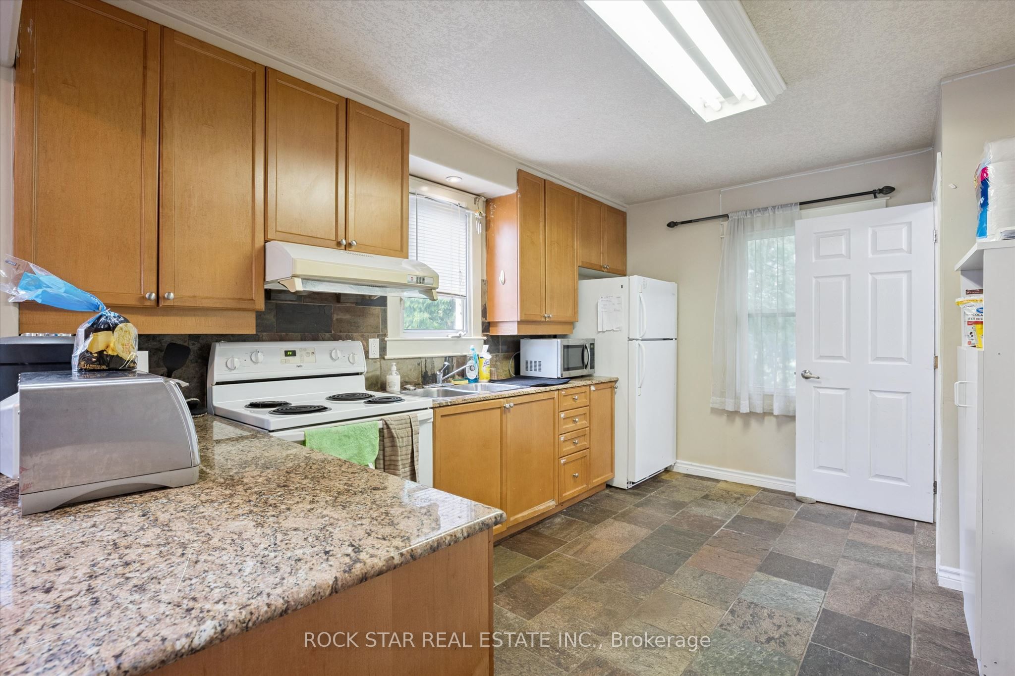 16 Beaucourt Place Property Photo 5