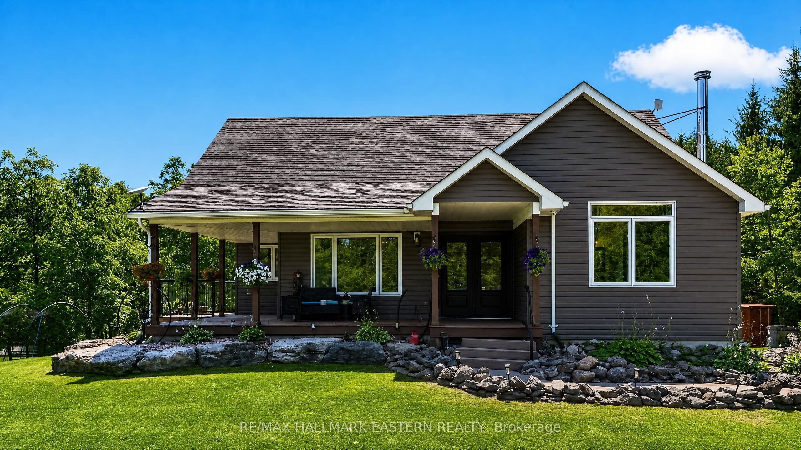 2877 10th Line E Property Photo 5