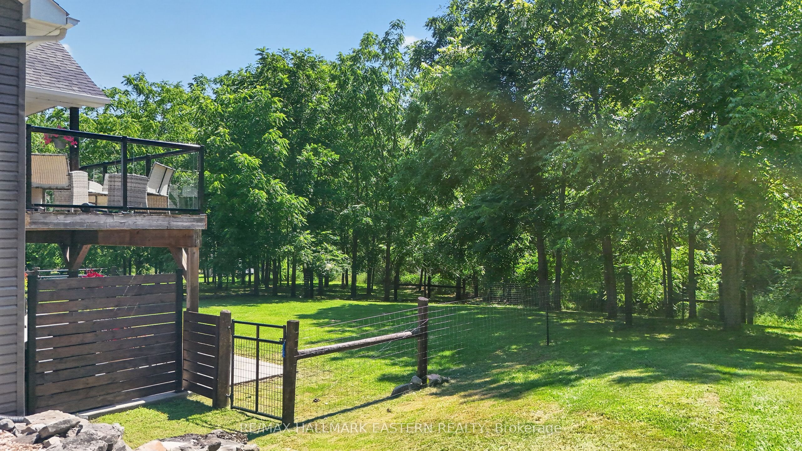 2877 10th Line E Property Photo 9