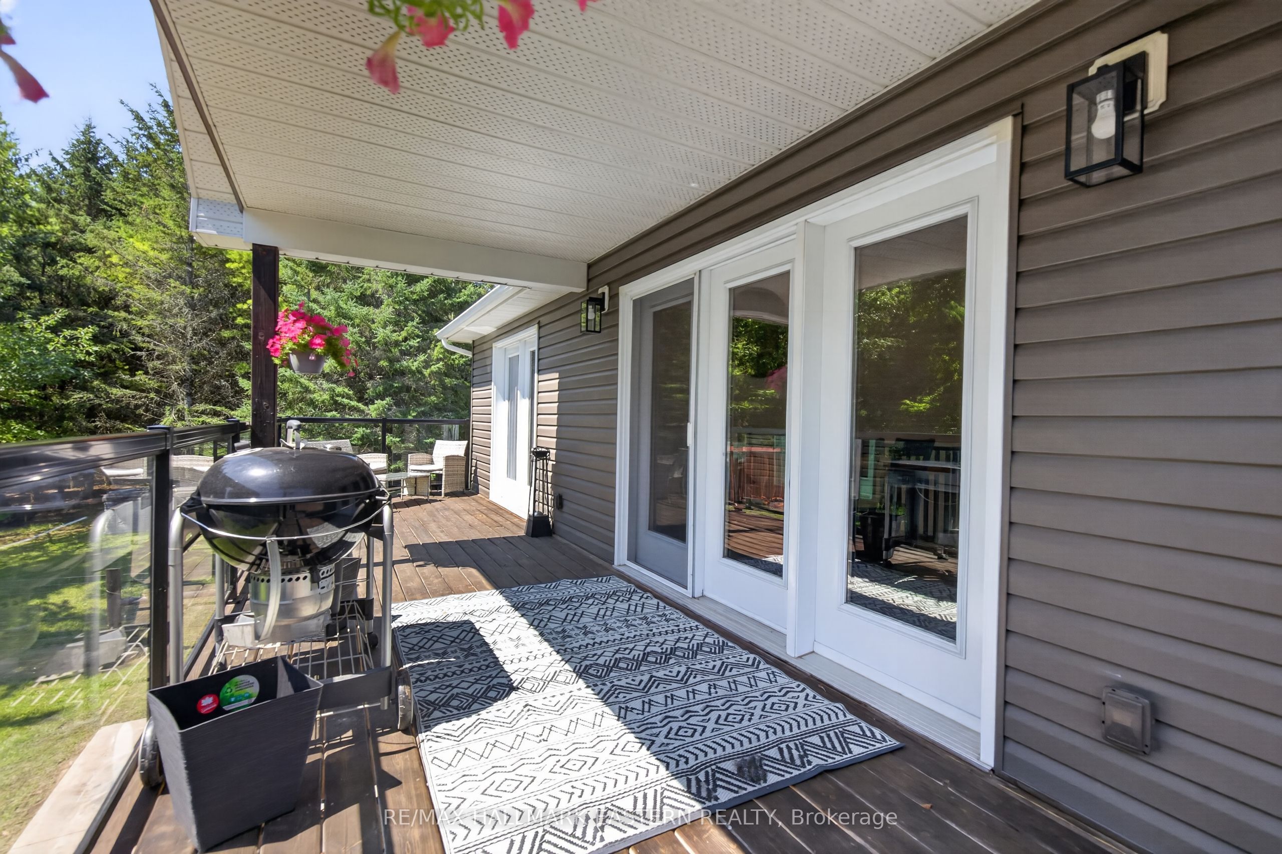 2877 10th Line E Property Photo 12