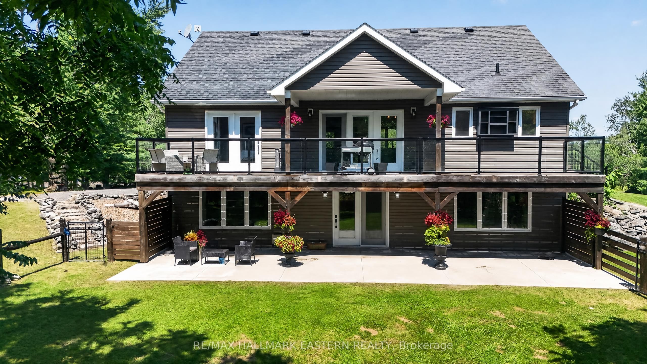 2877 10th Line E Property Photo 13