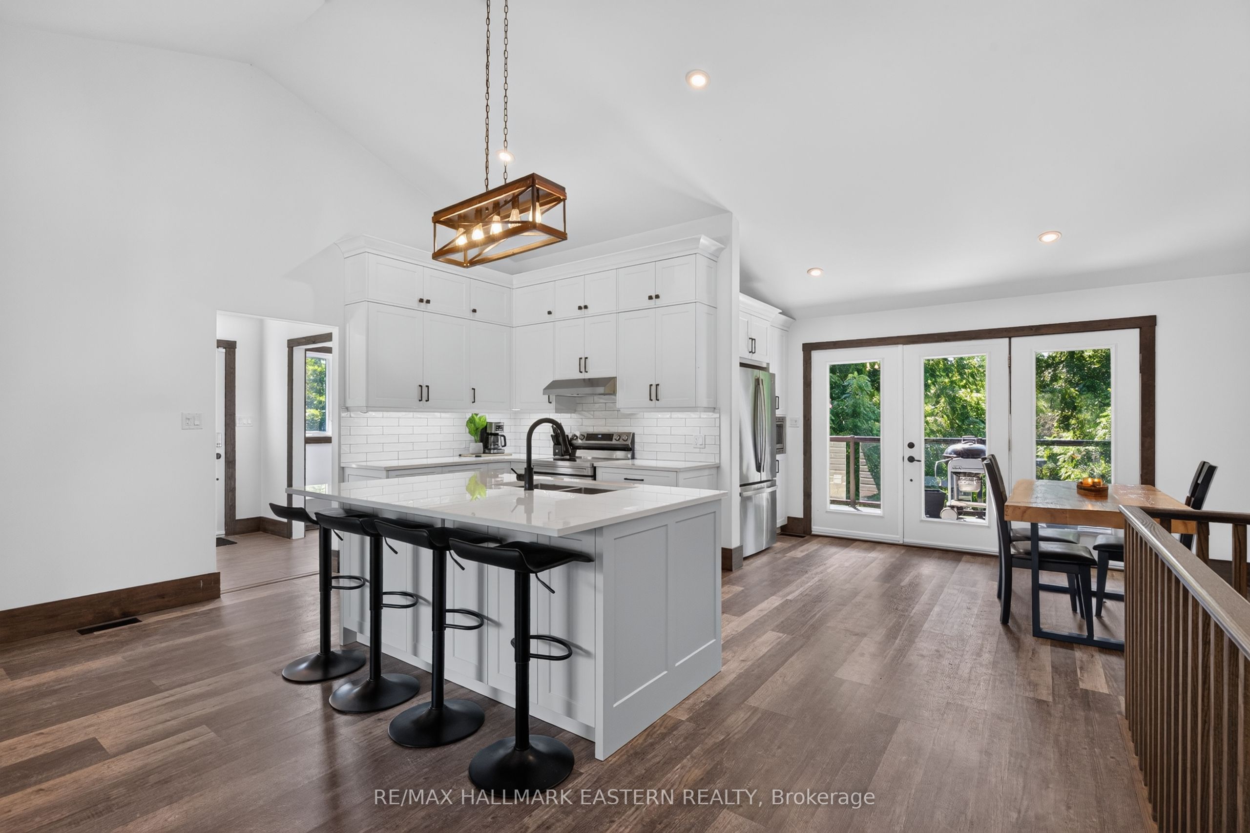 2877 10th Line E Property Photo 19
