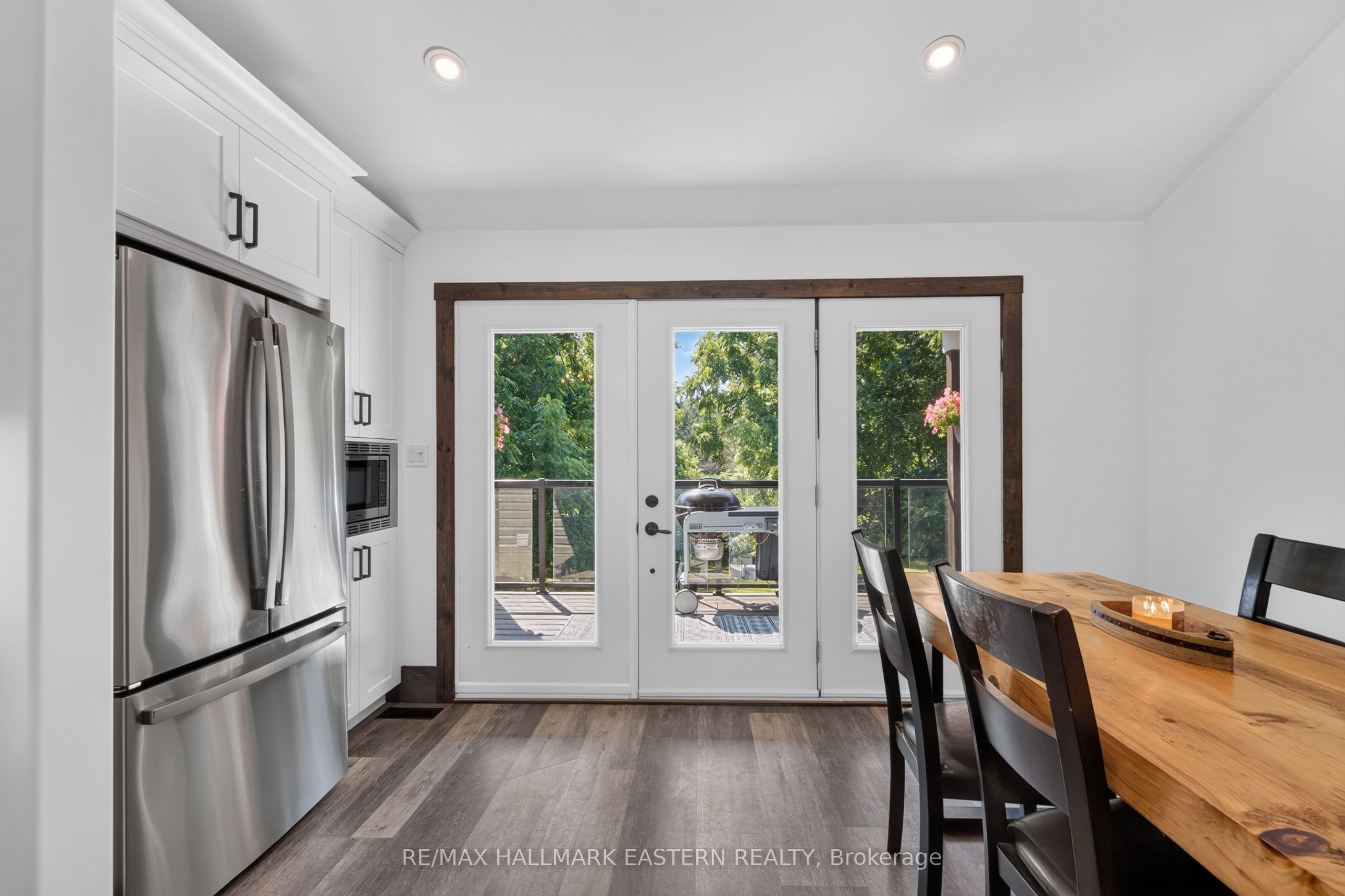 2877 10th Line E Property Photo 23