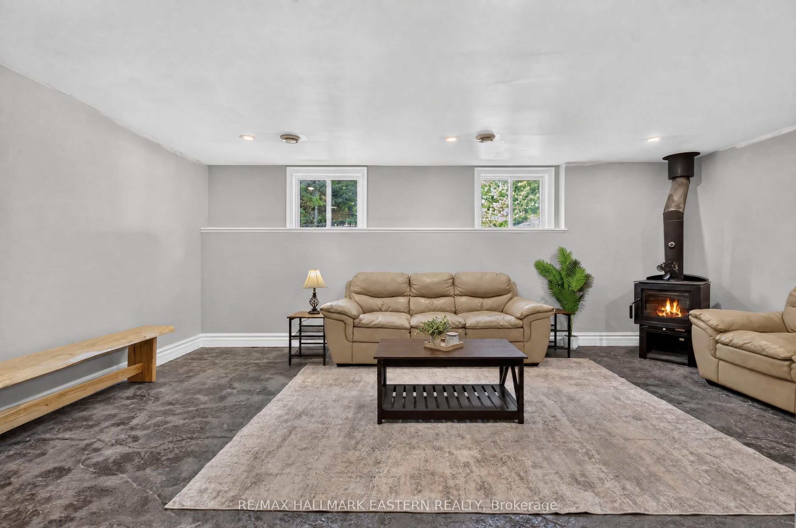 2877 10th Line E Property Photo 40