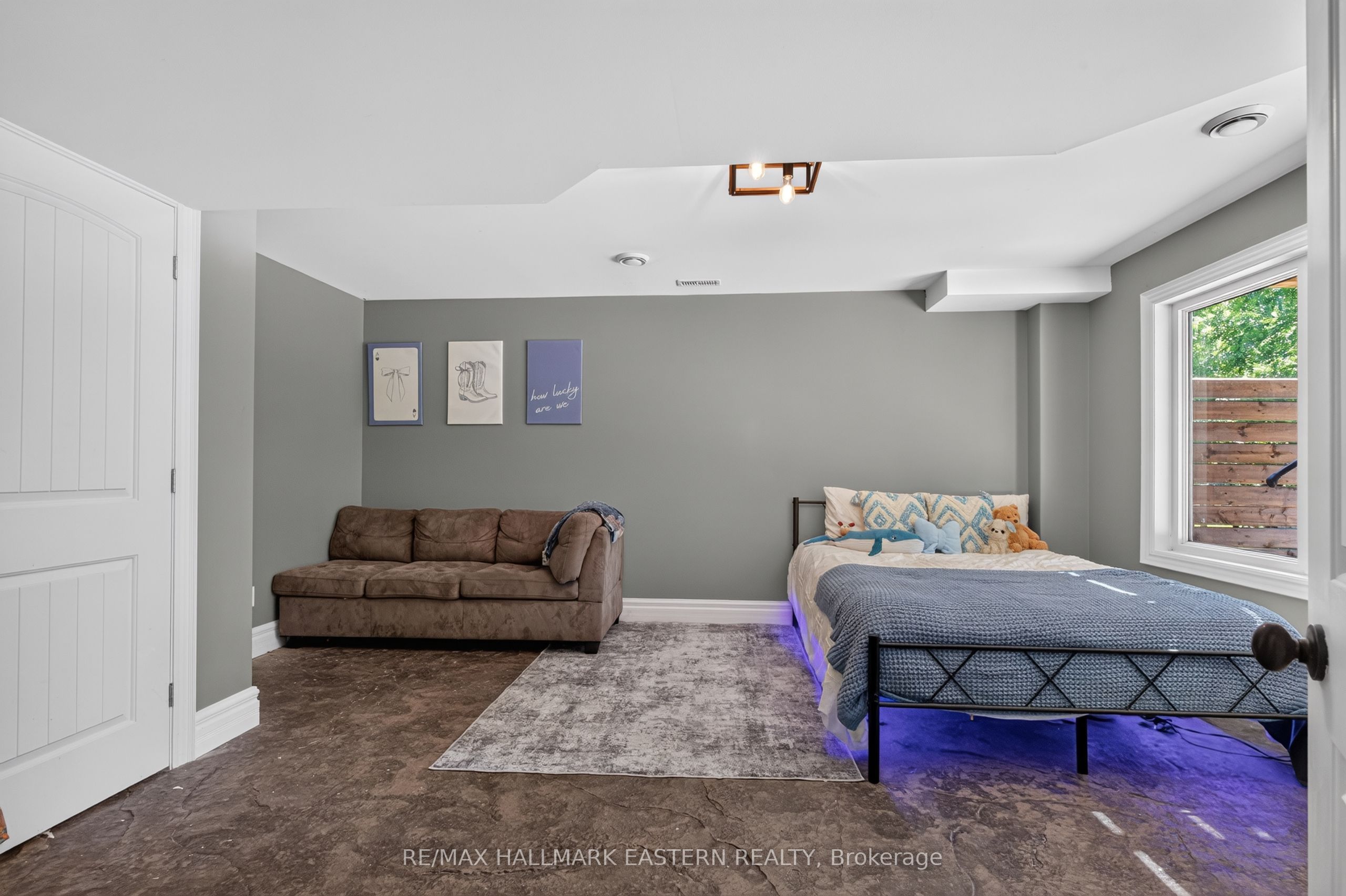 2877 10th Line E Property Photo 49