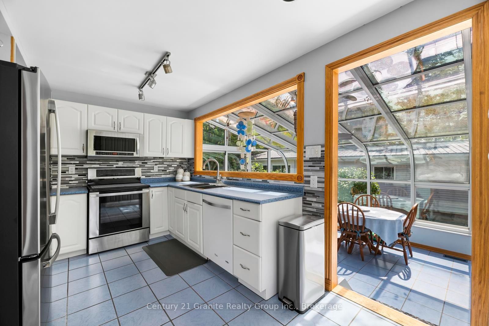 64 Bentley Place Property Photo 18
