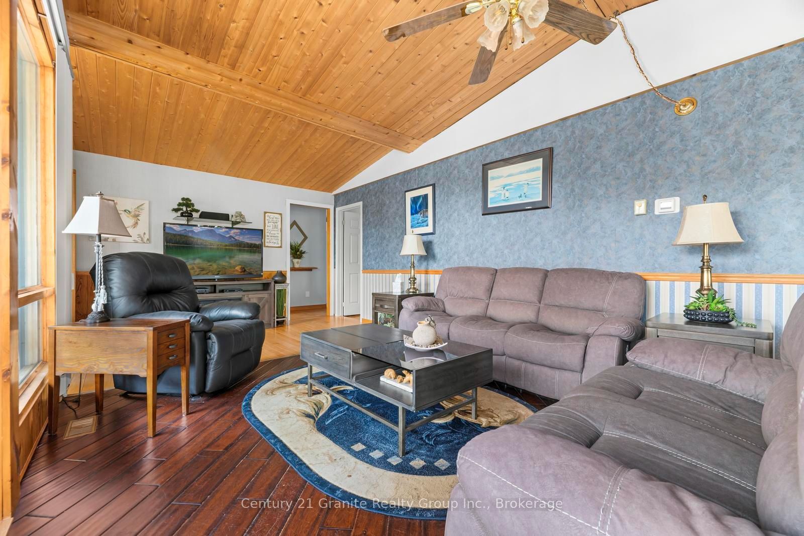 64 Bentley Place Property Photo 20
