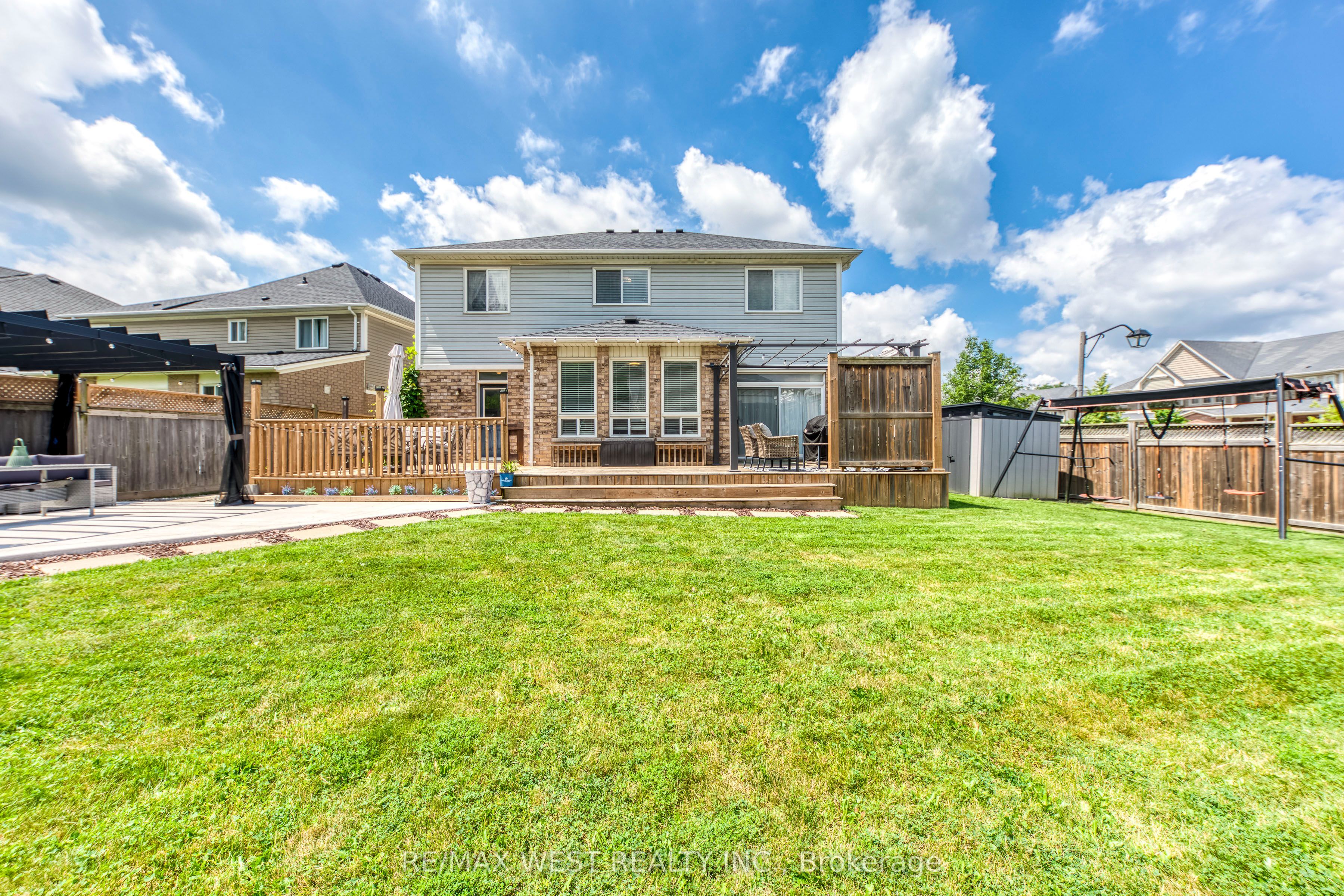 1 Avedisian Street Property Photo 41