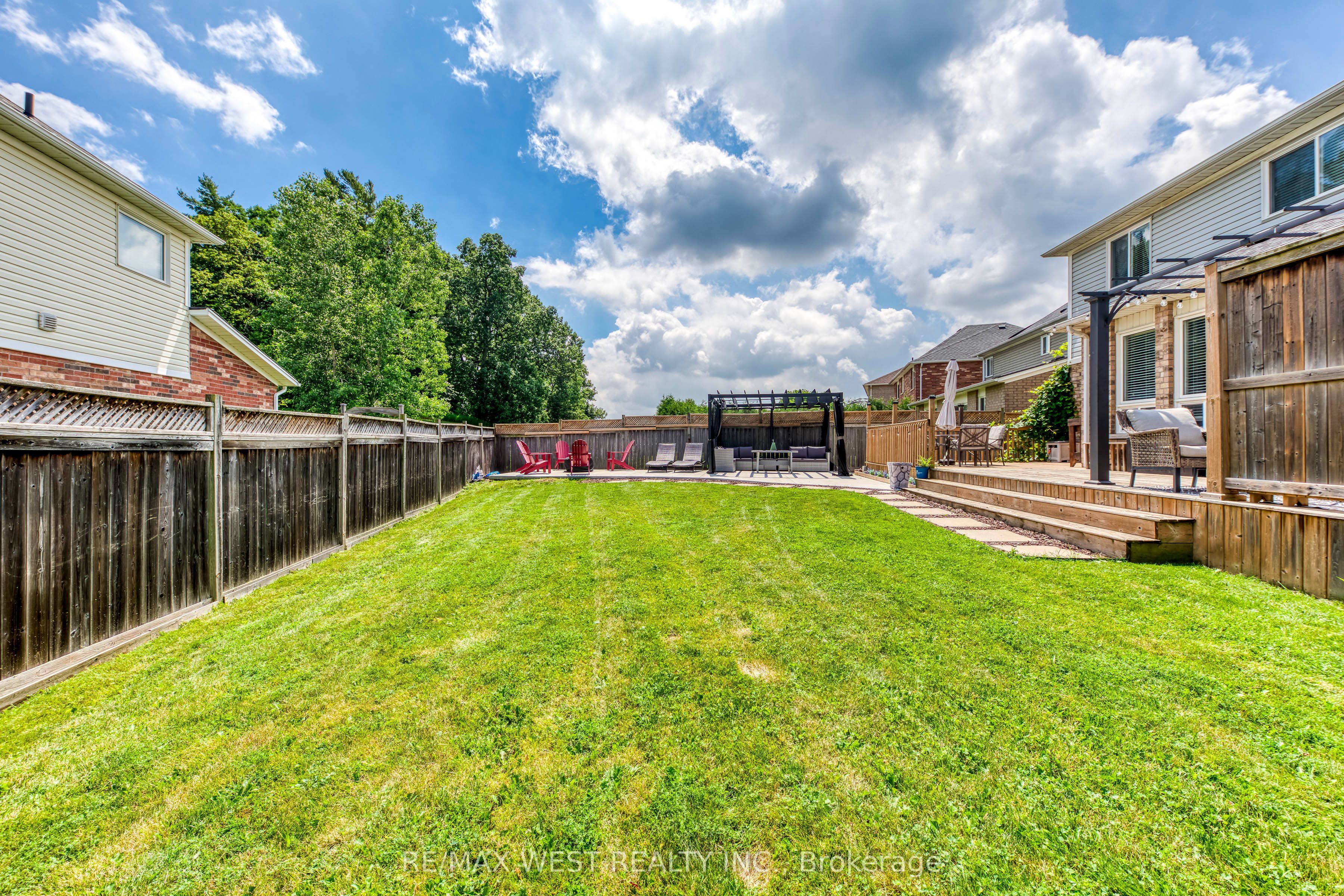 1 Avedisian Street Property Photo 43