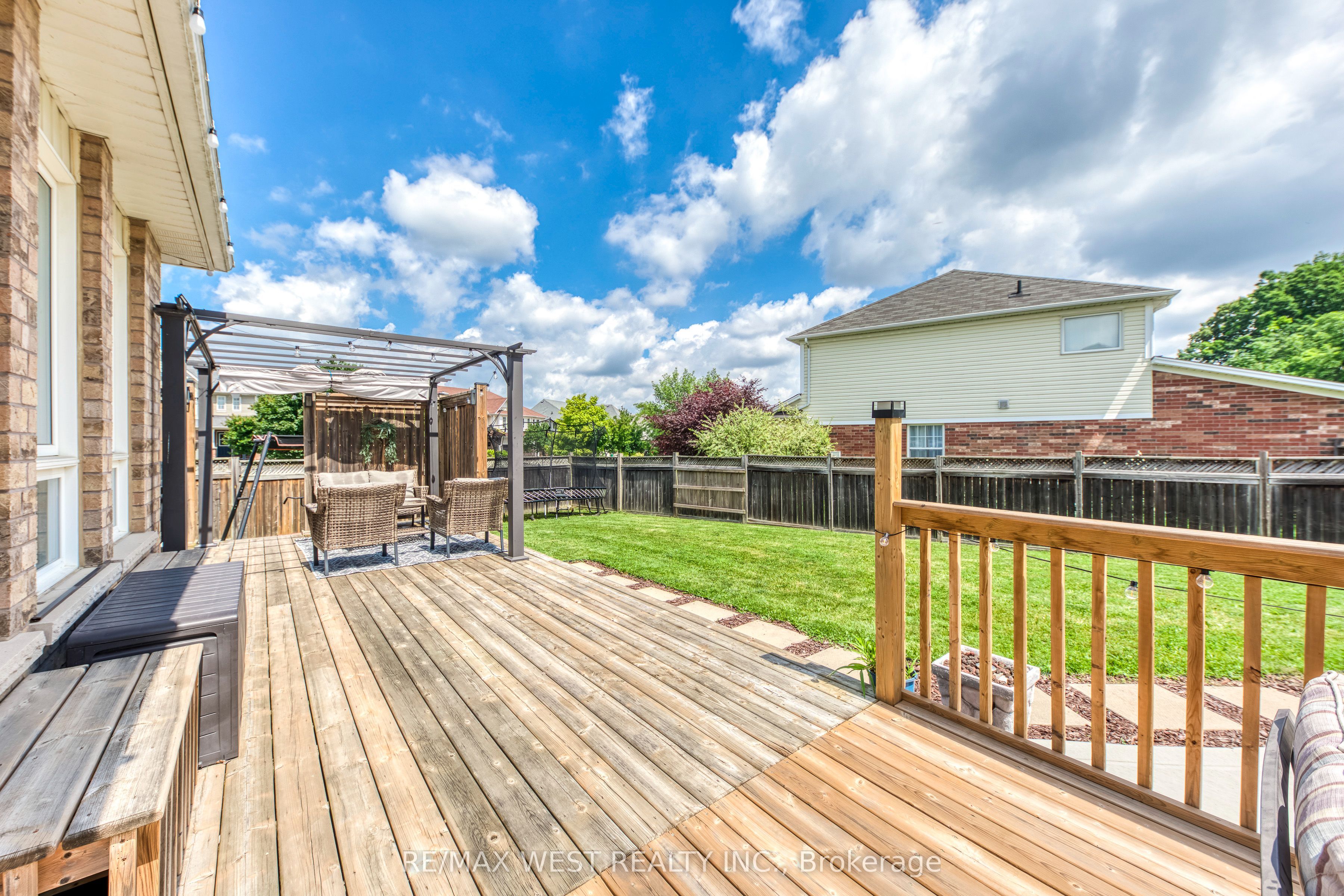 1 Avedisian Street Property Photo 46