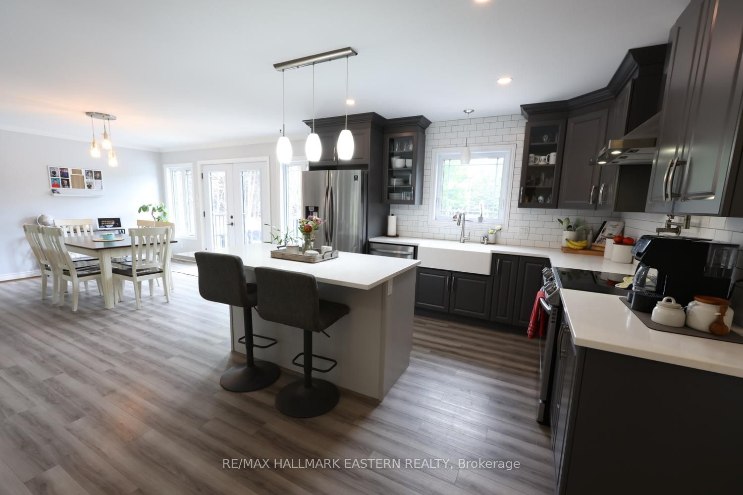 639 8th Line S Property Photo 4