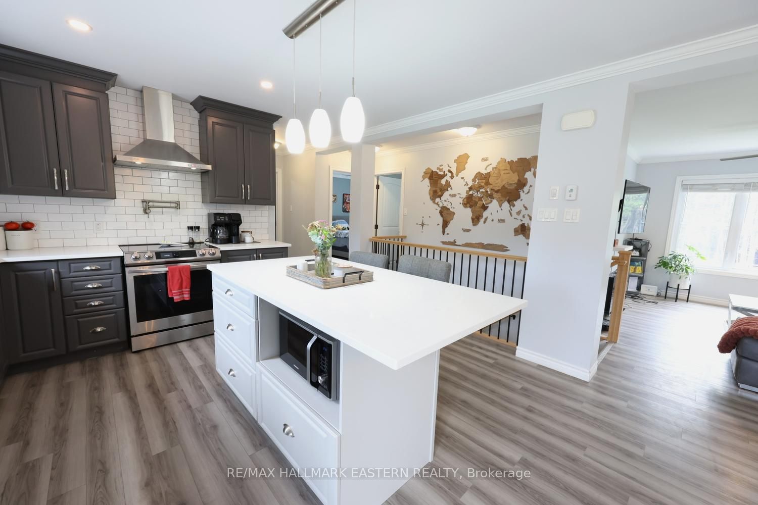 639 8th Line S Property Photo 5