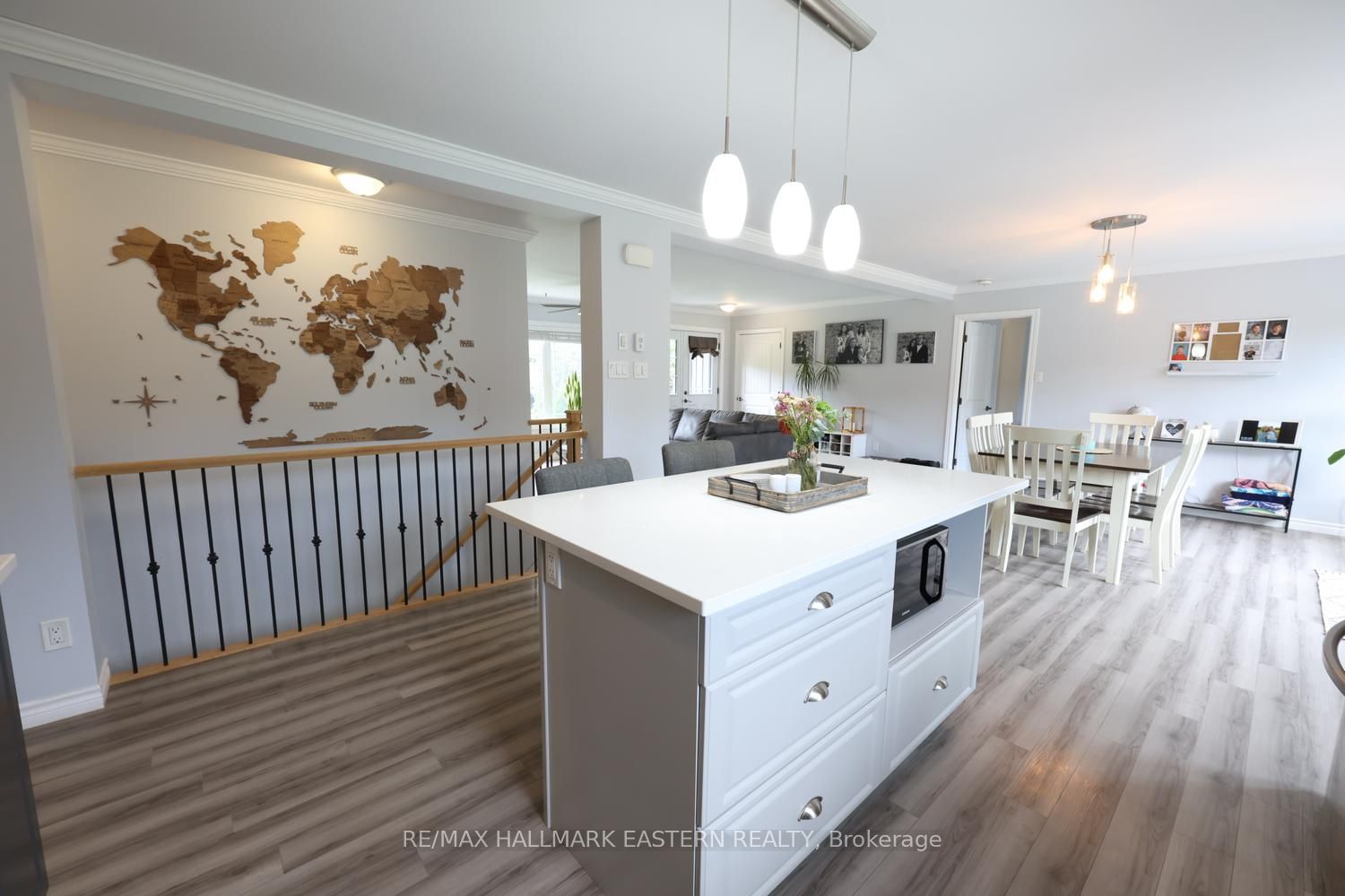 639 8th Line S Property Photo 6