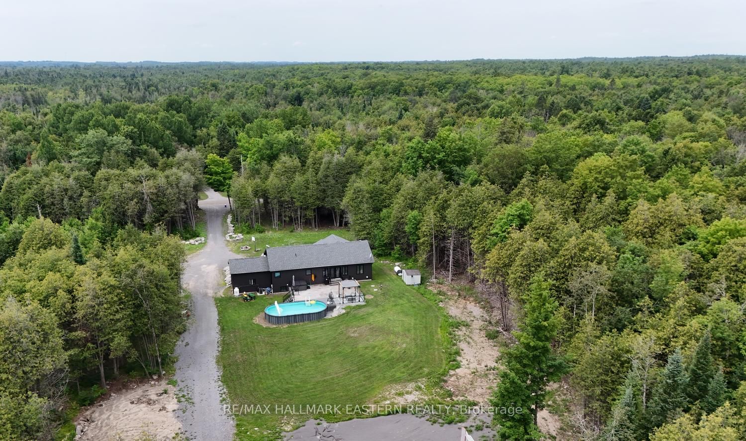 639 8th Line S Property Photo 13