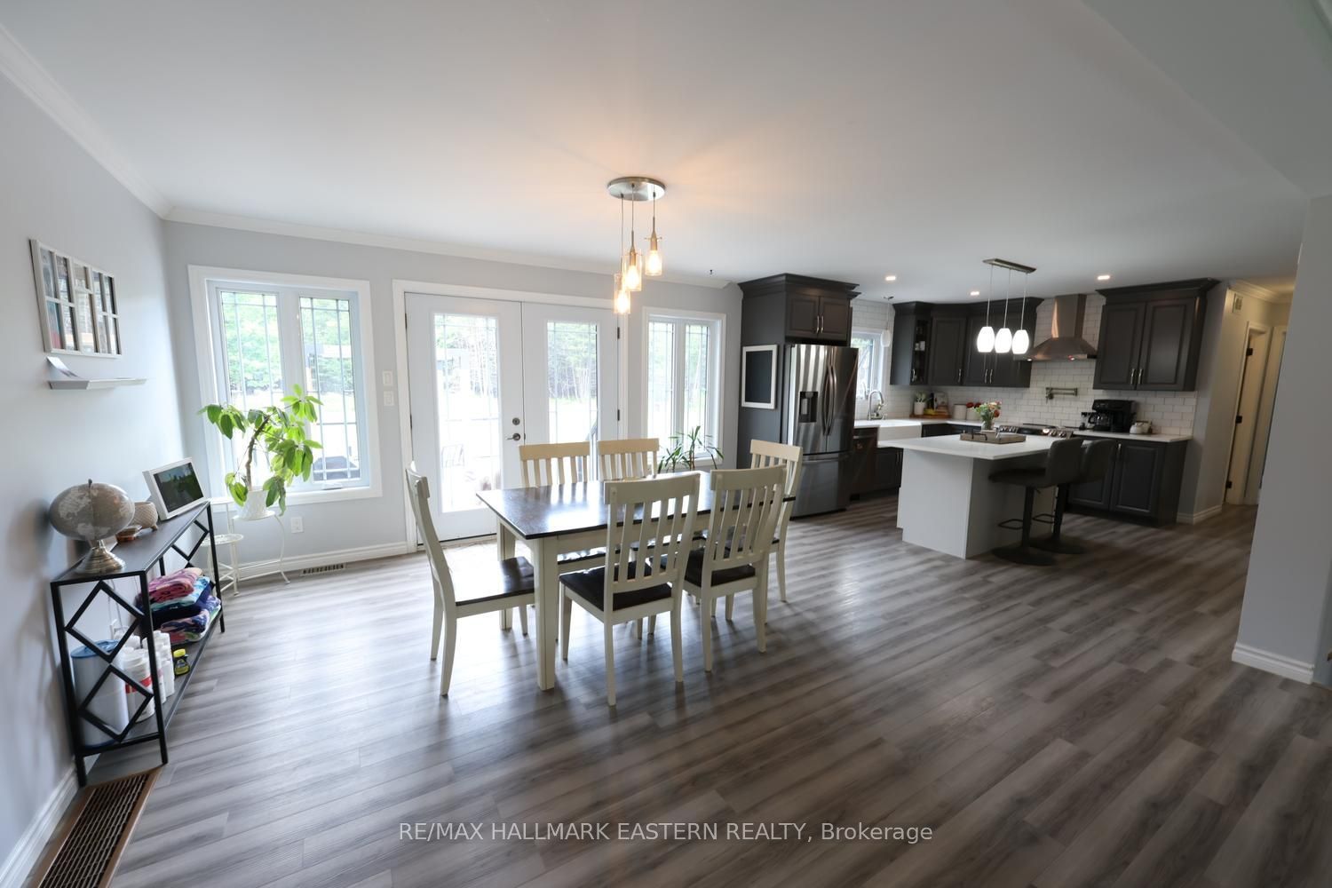 639 8th Line S Property Photo 20