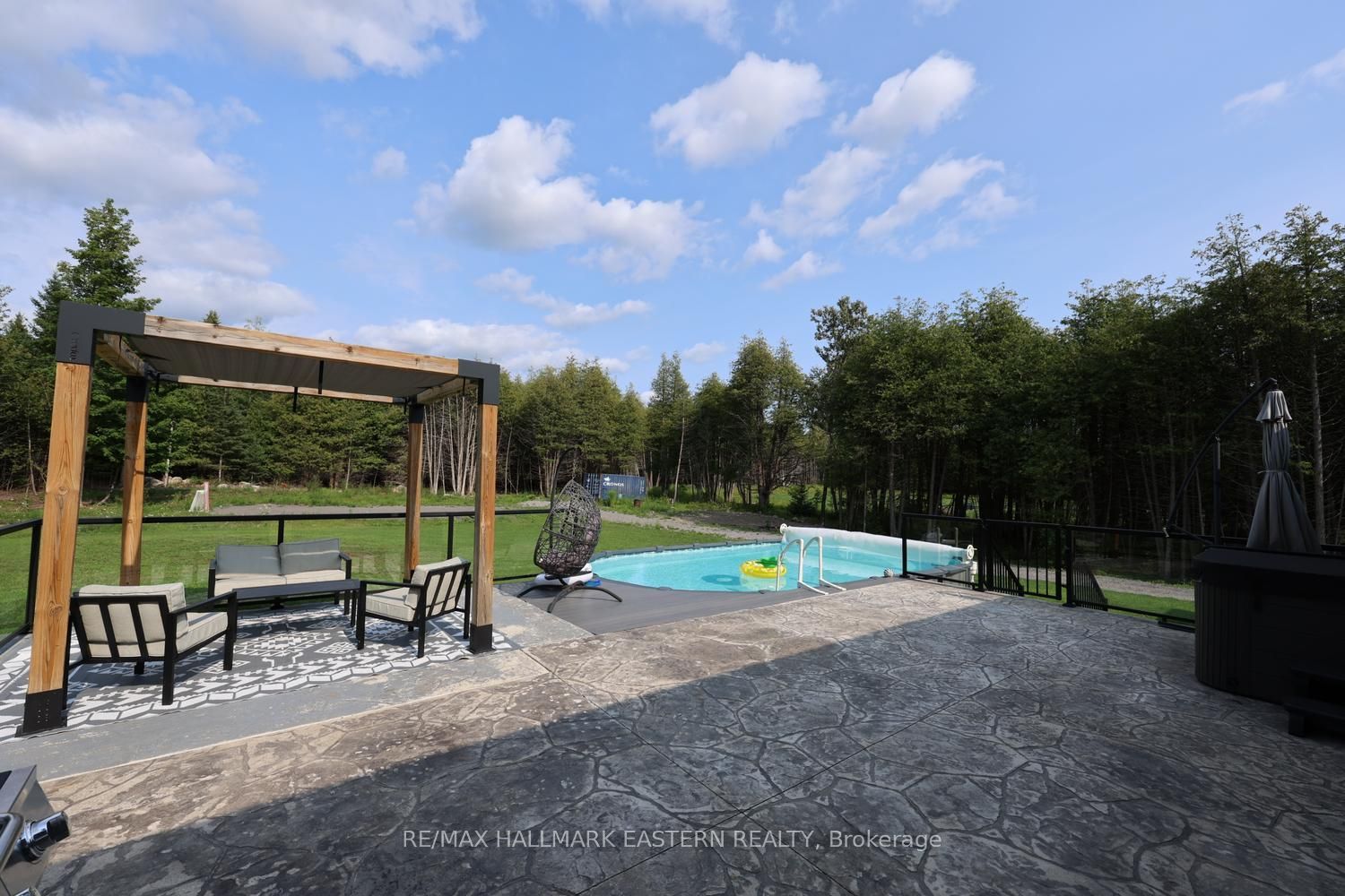 639 8th Line S Property Photo 46