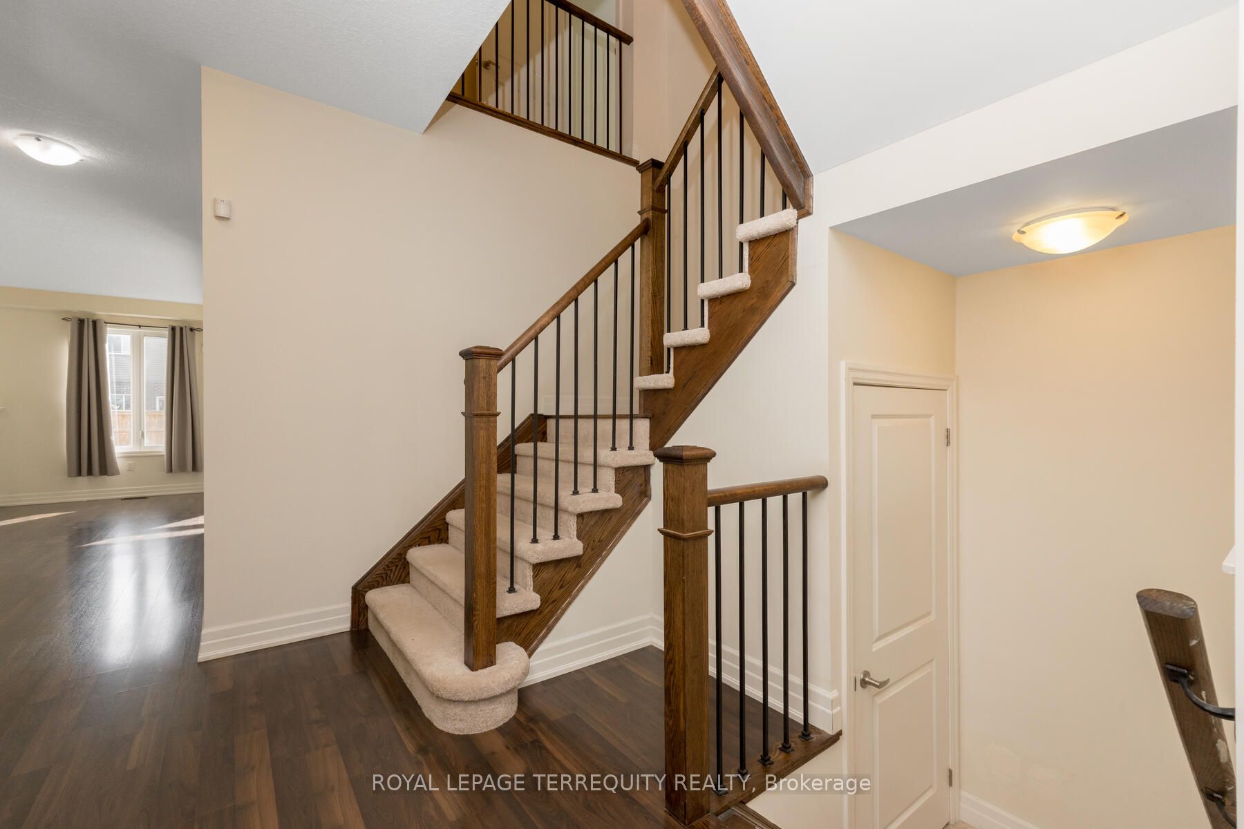 4516 Eclipse Way Property Photo 7