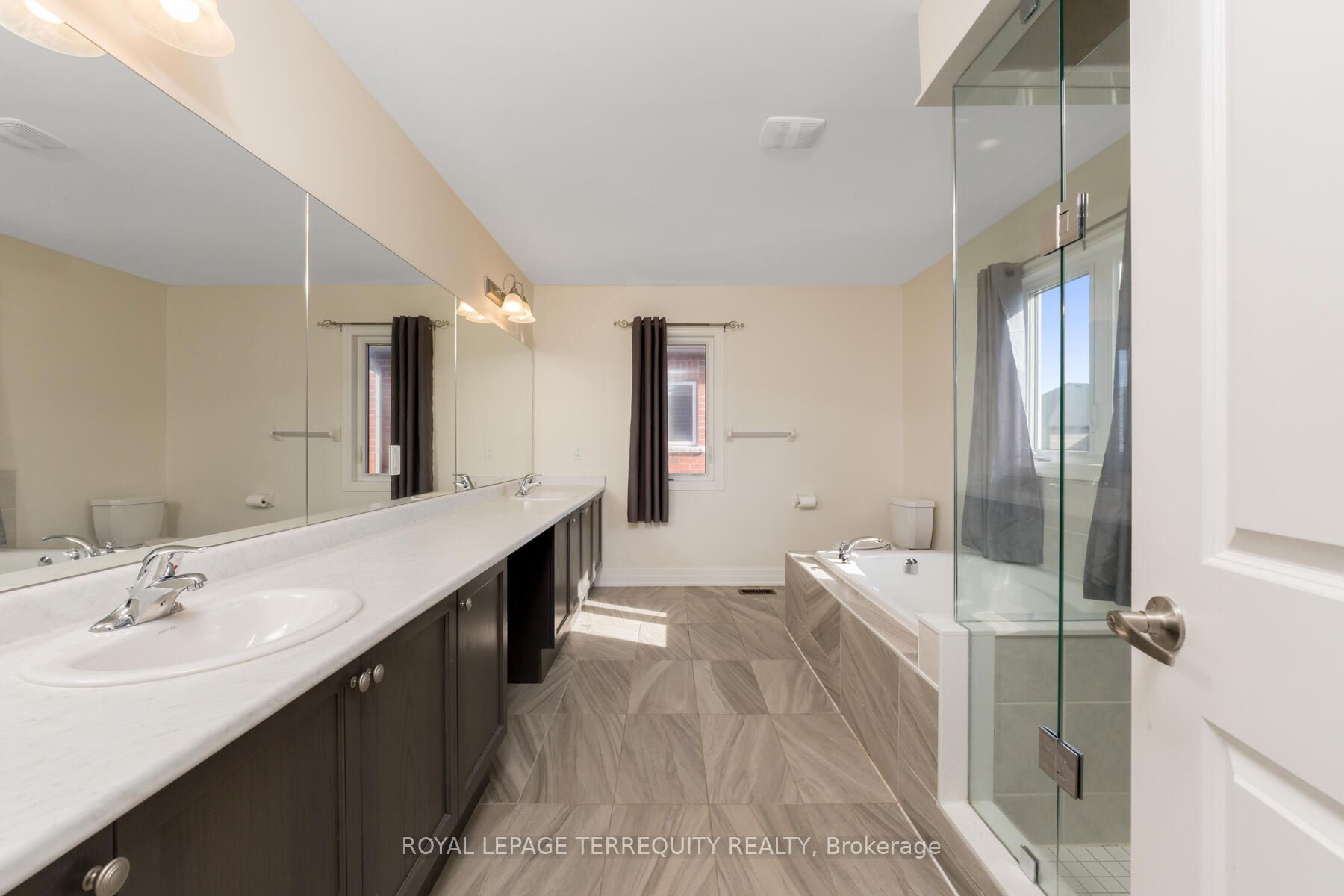 4516 Eclipse Way Property Photo 22