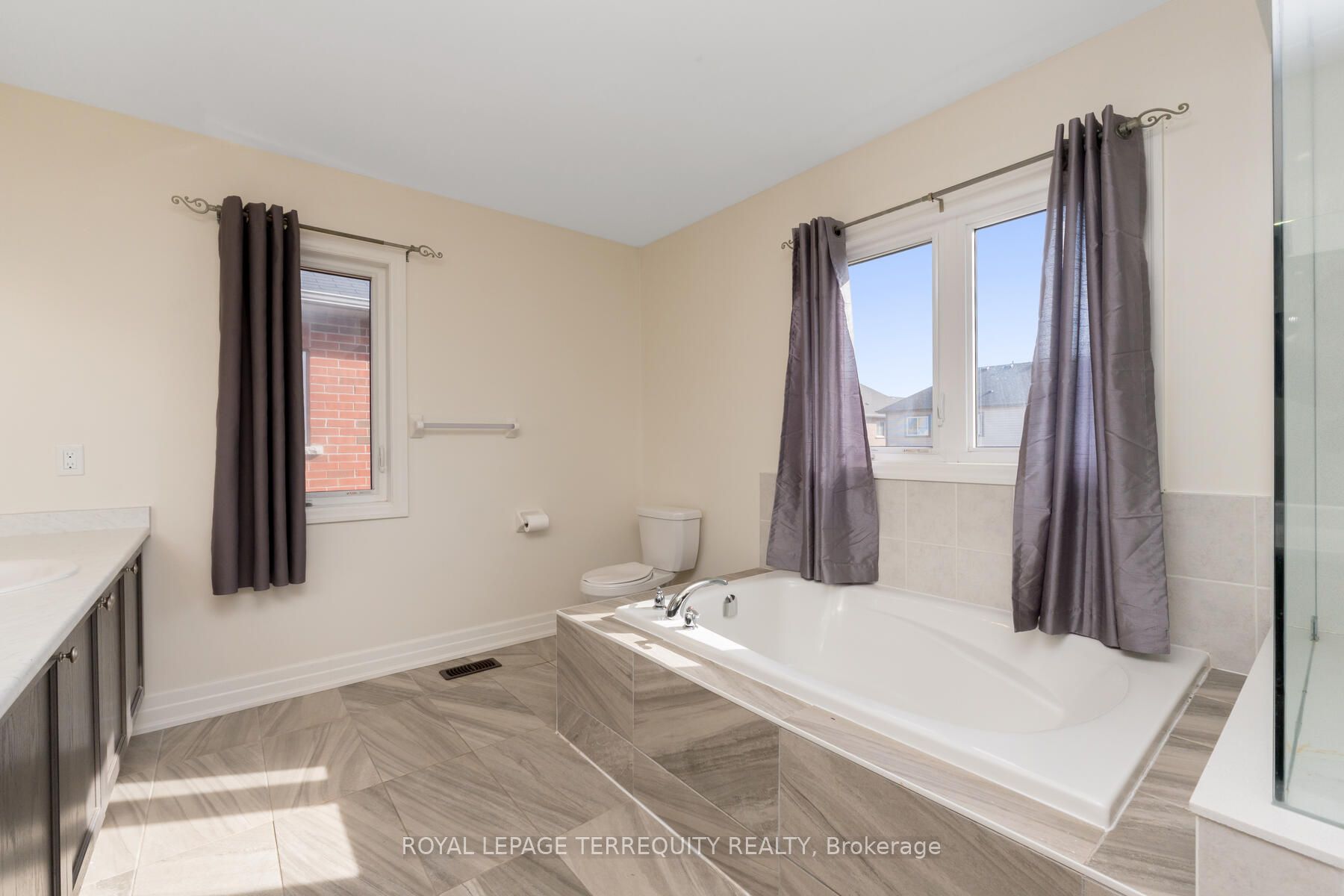 4516 Eclipse Way Property Photo 24