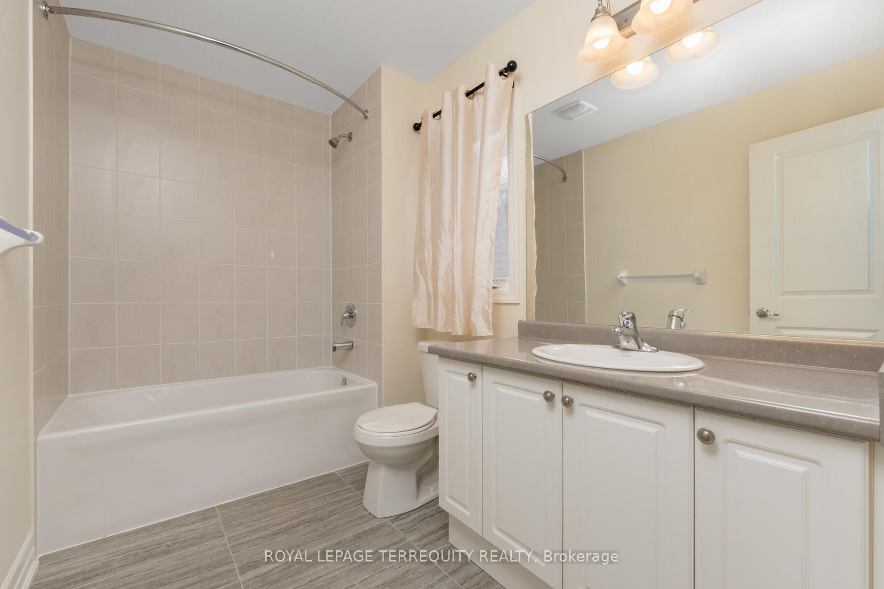 4516 Eclipse Way Property Photo 26
