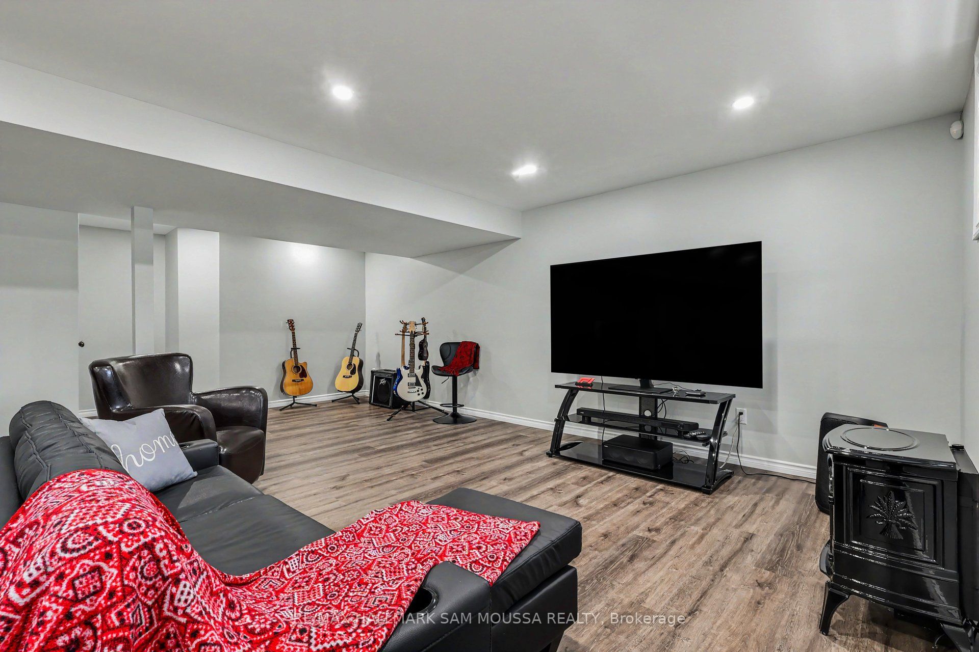 105 Danika Street Property Photo 34