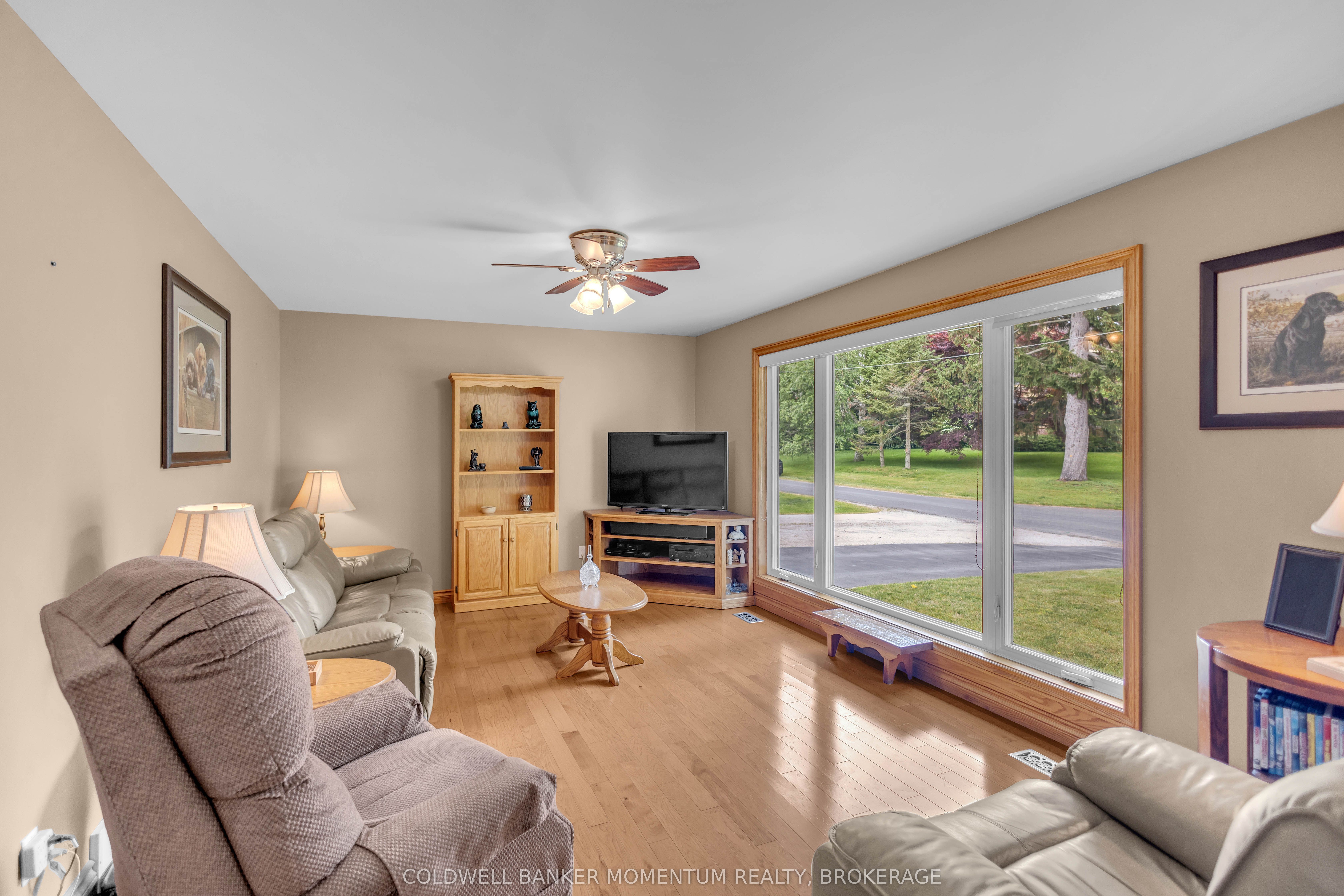 40 Murray Street E Property Photo 6