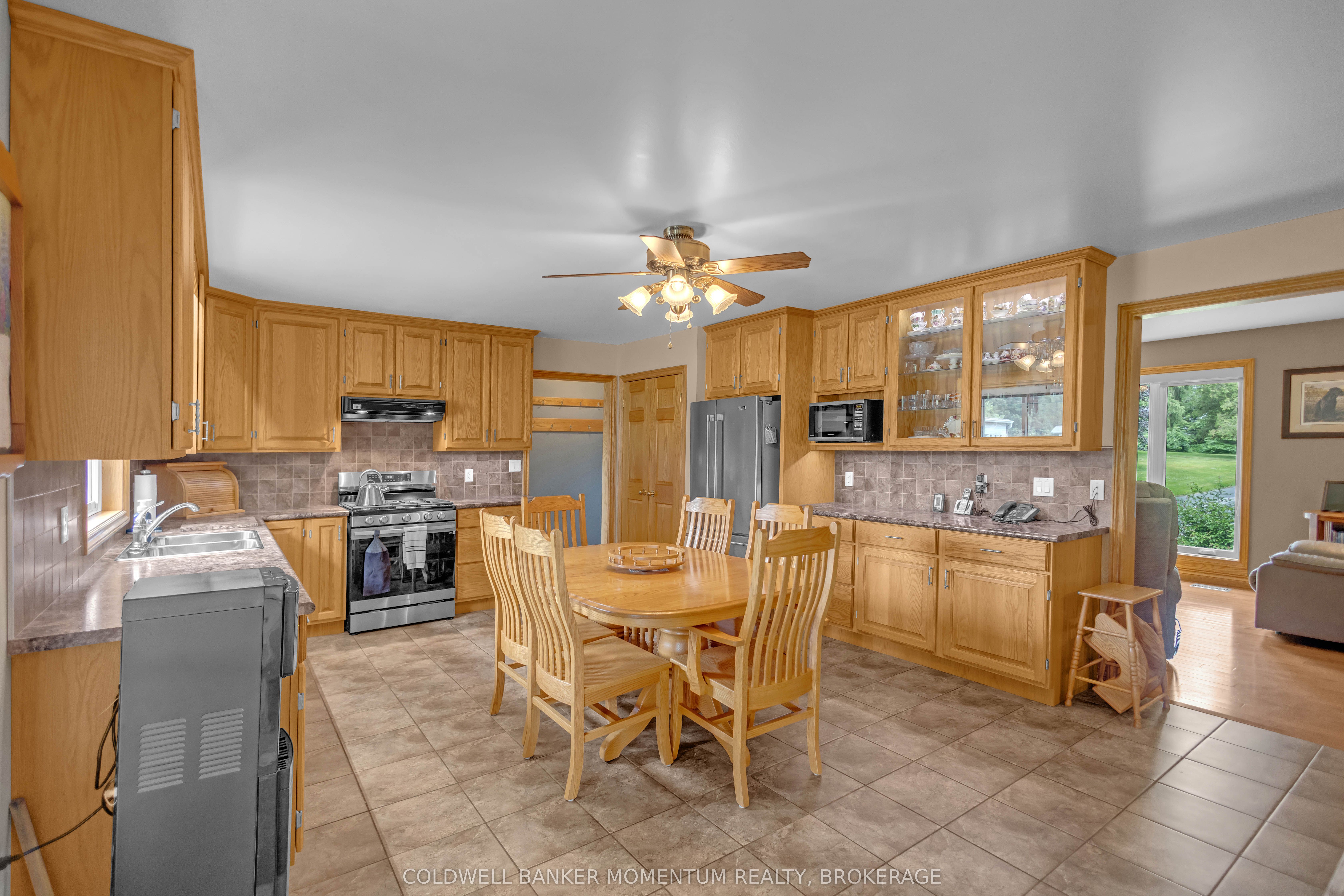 40 Murray Street E Property Photo 9