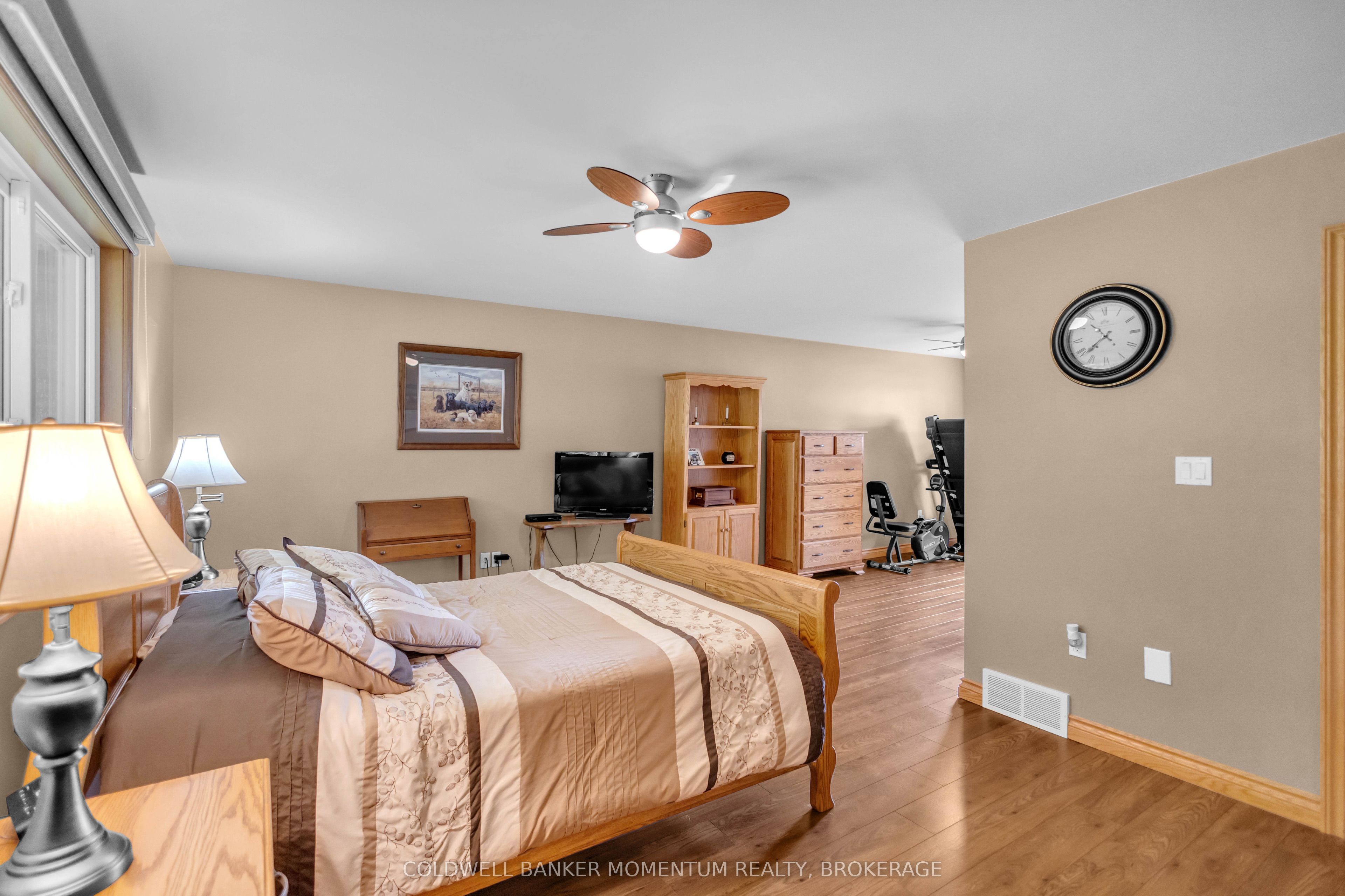 40 Murray Street E Property Photo 15