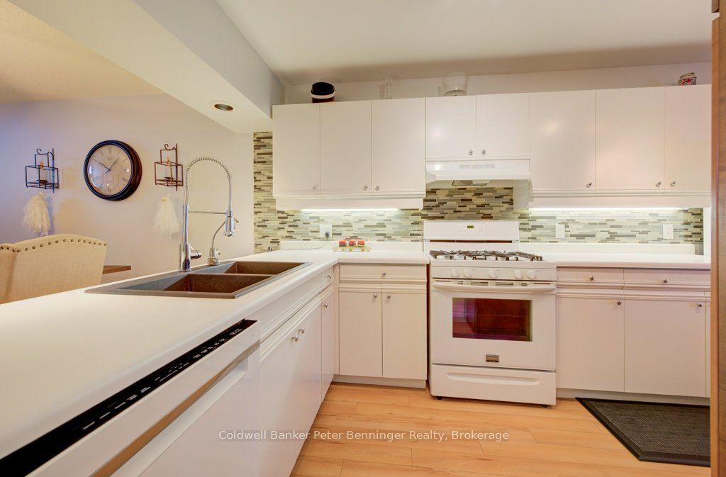874 Arlington Street 16 Property Photo 9