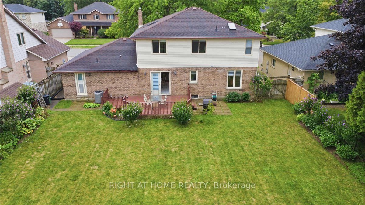 7046 Diane Crescent Property Photo 46