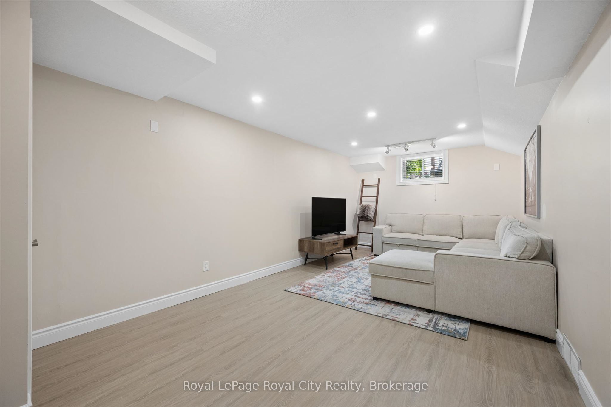 63 Starview Crescent Property Photo 29