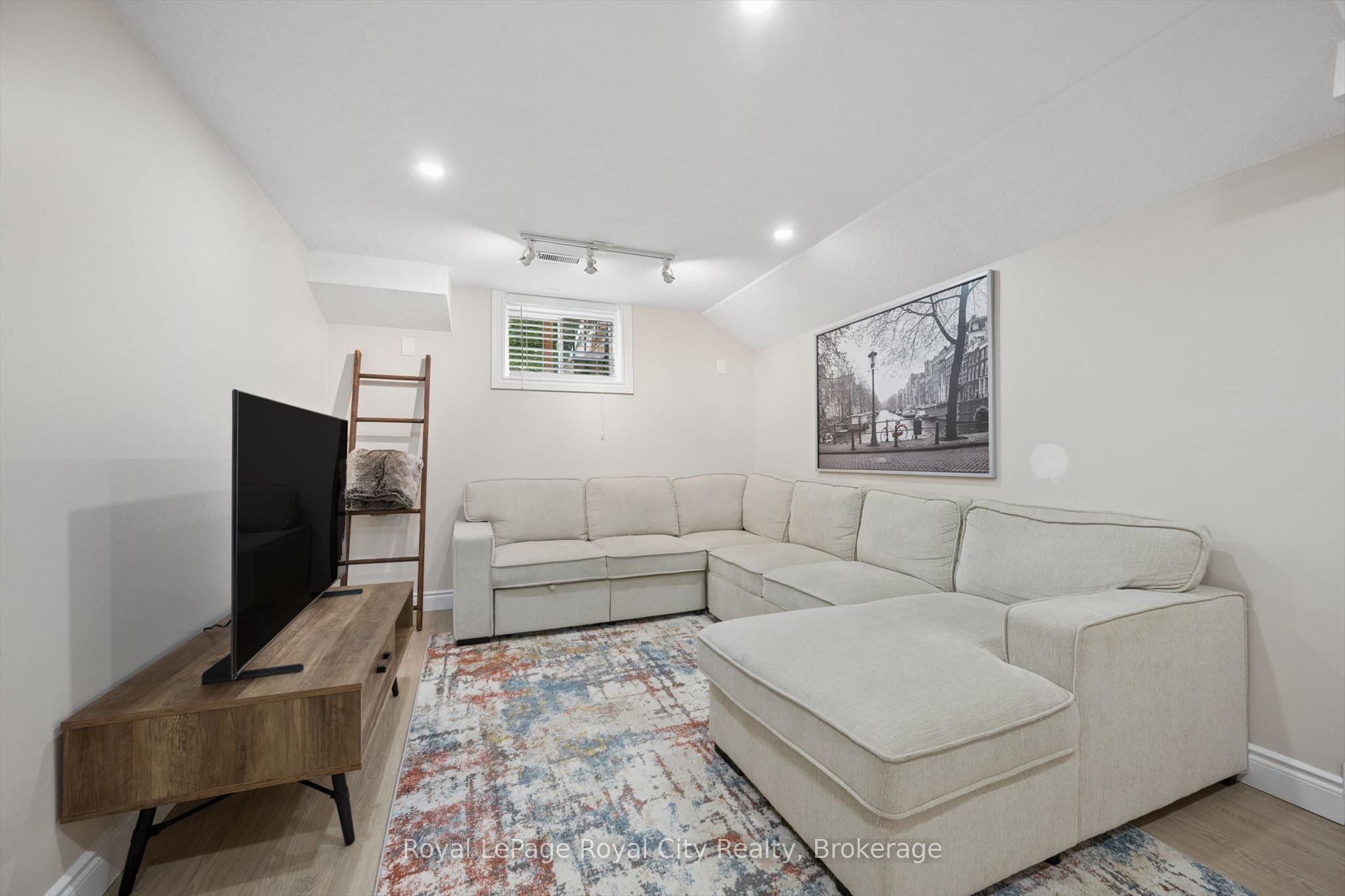 63 Starview Crescent Property Photo 30