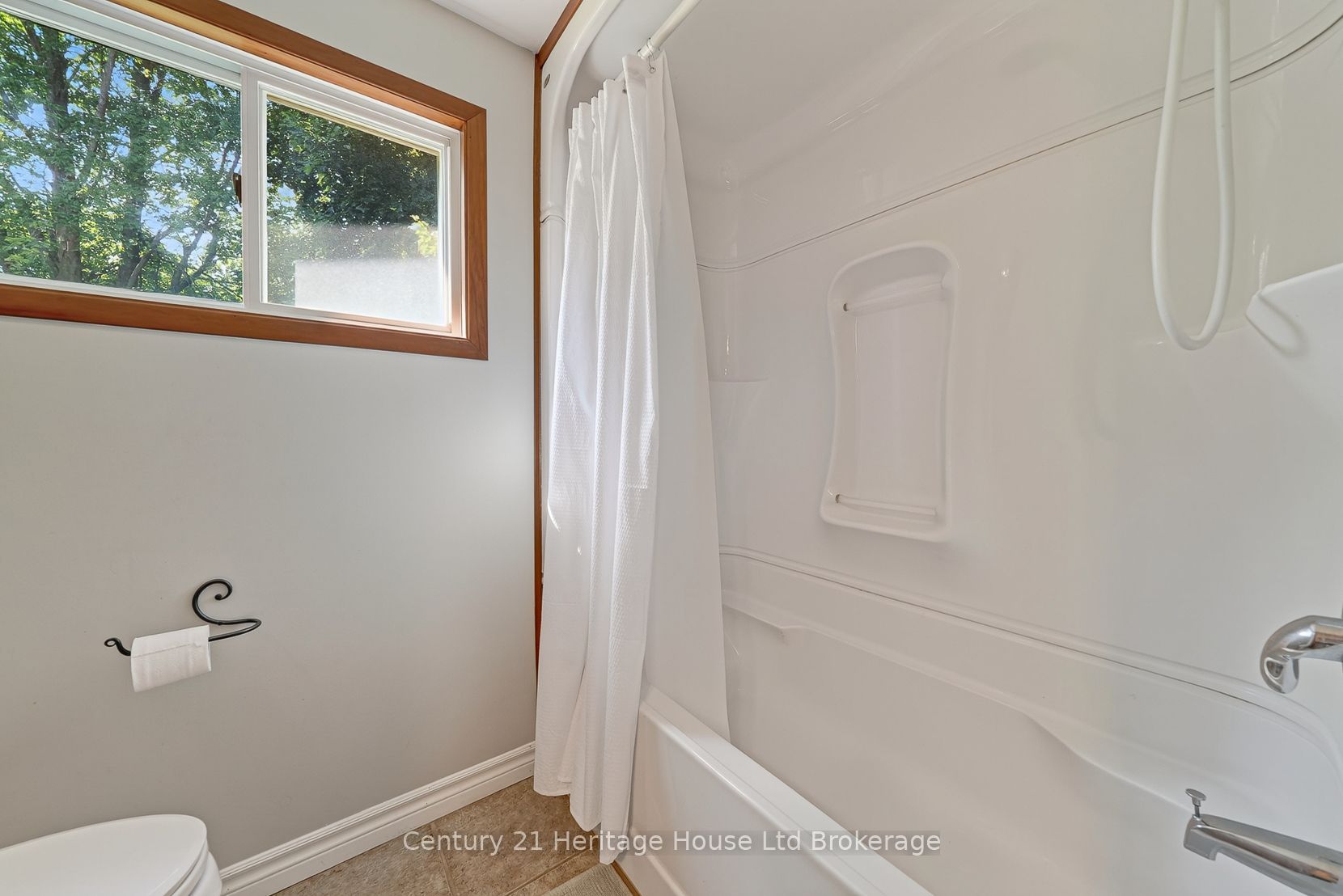 812 Hughson Street Property Photo 19