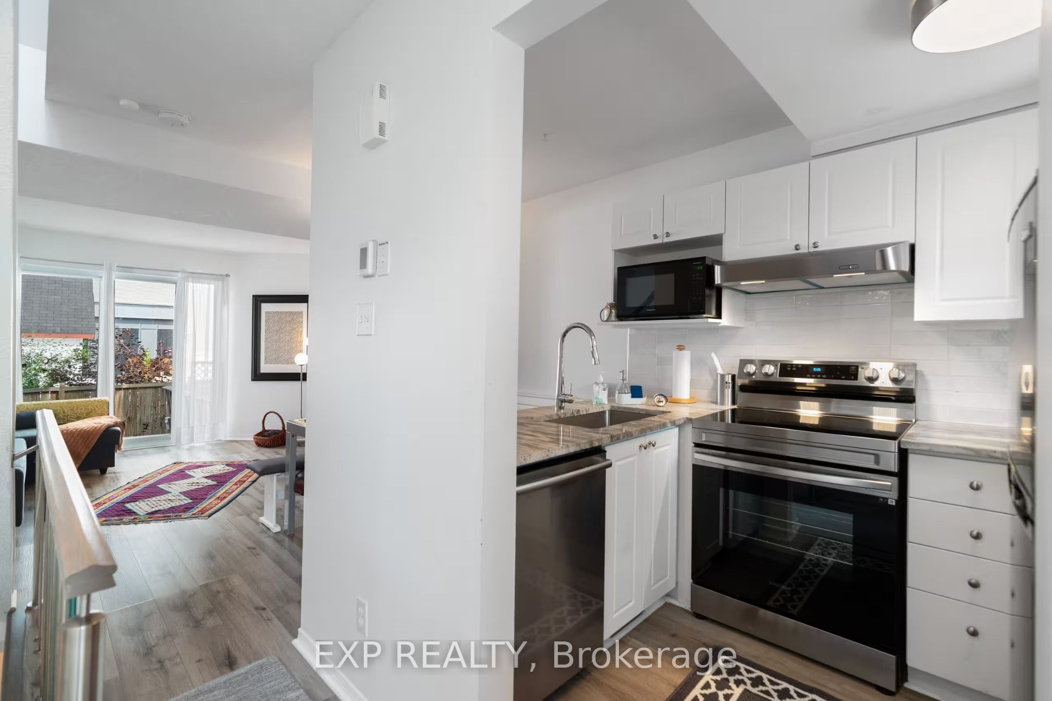 166 Forward Avenue Property Photo 7